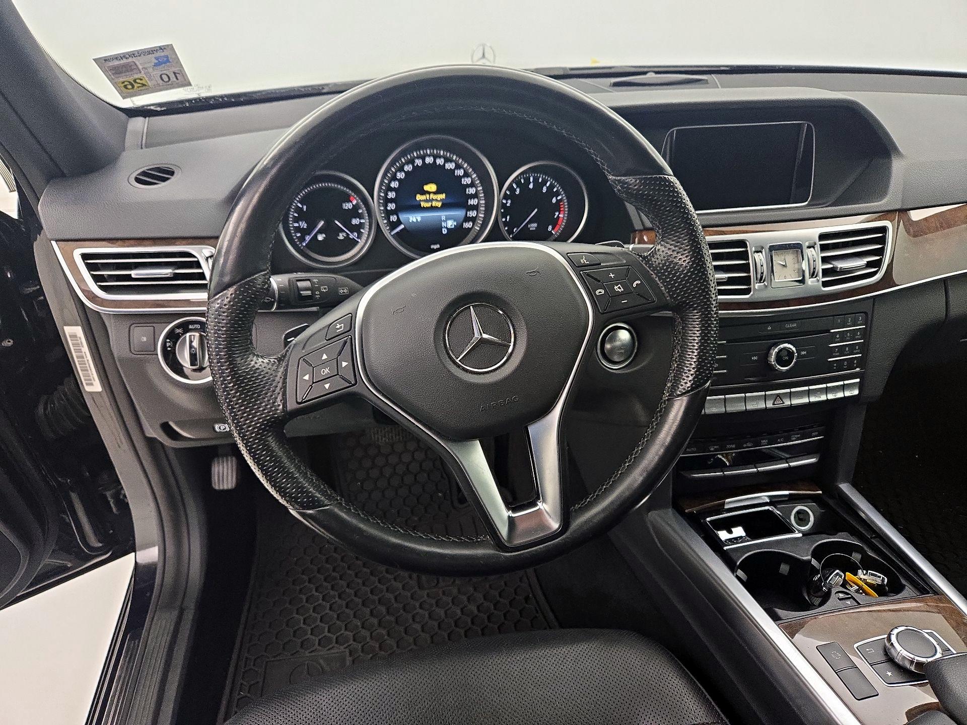 Thumbnail: 2016 Mercedes-Benz E-Class - 10
