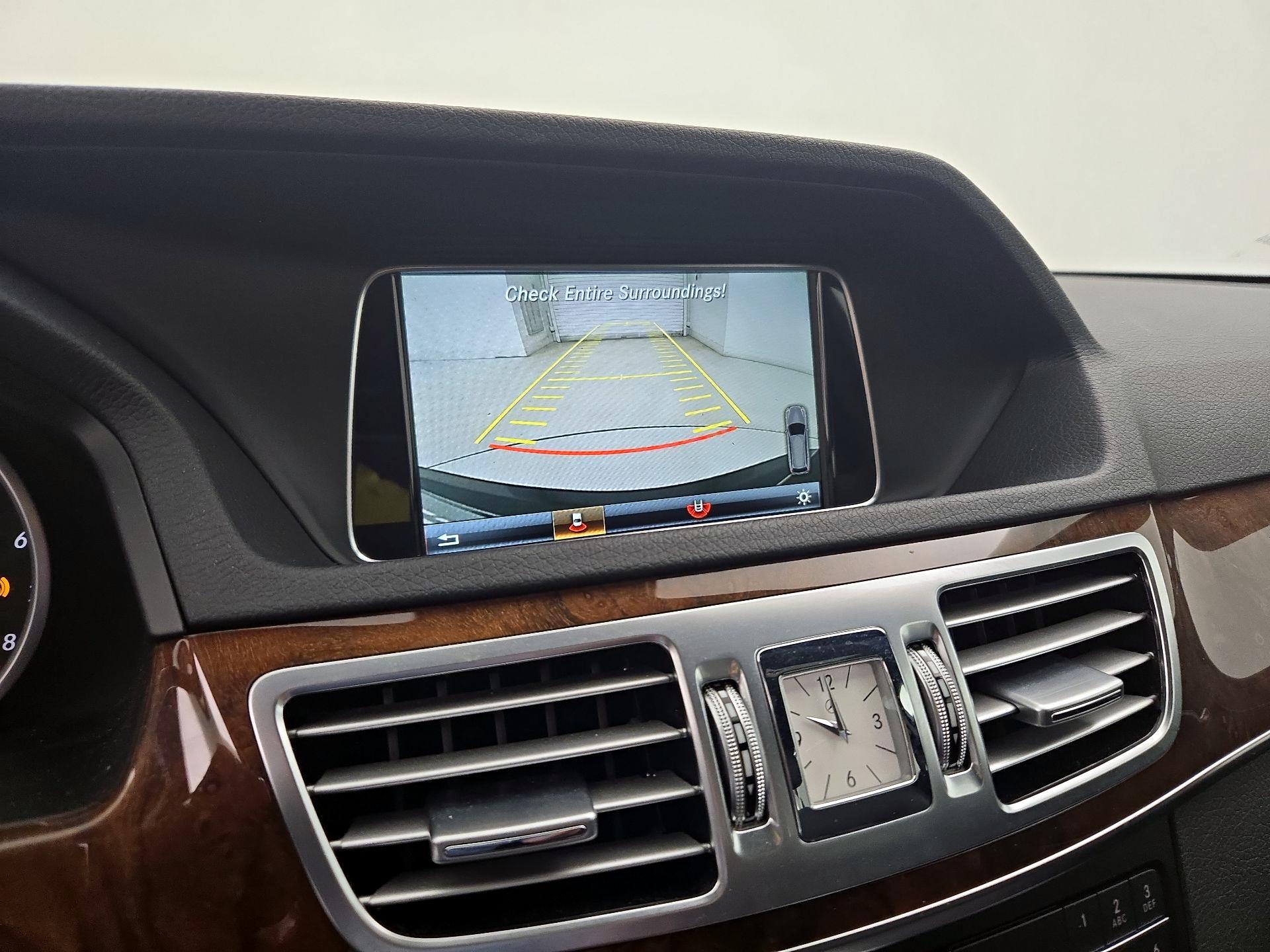 Thumbnail: 2016 Mercedes-Benz E-Class - 15