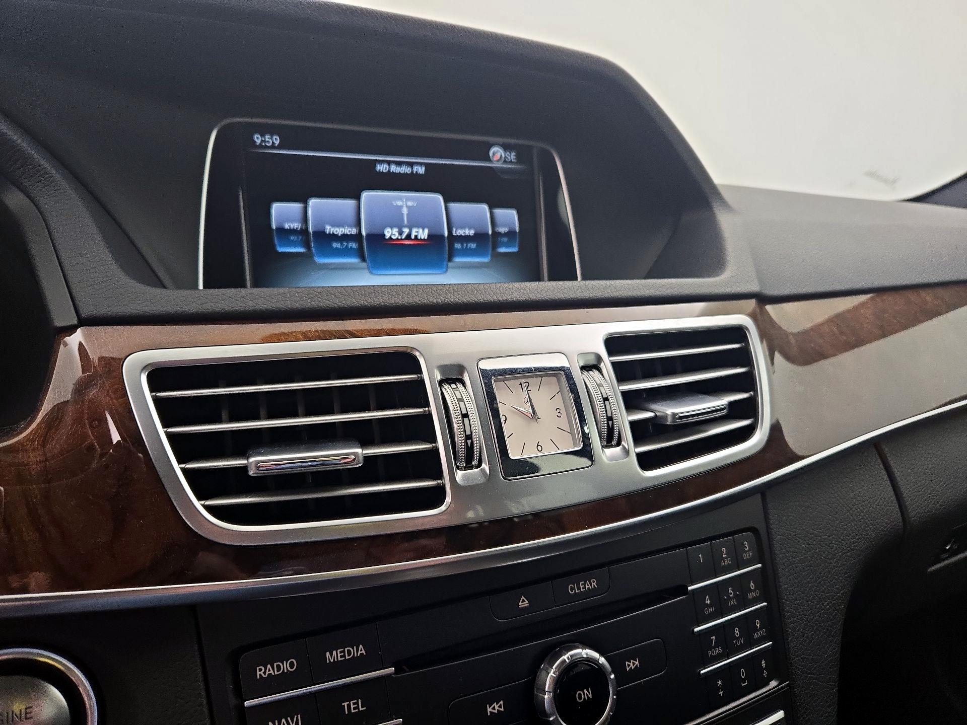 Thumbnail: 2016 Mercedes-Benz E-Class - 16