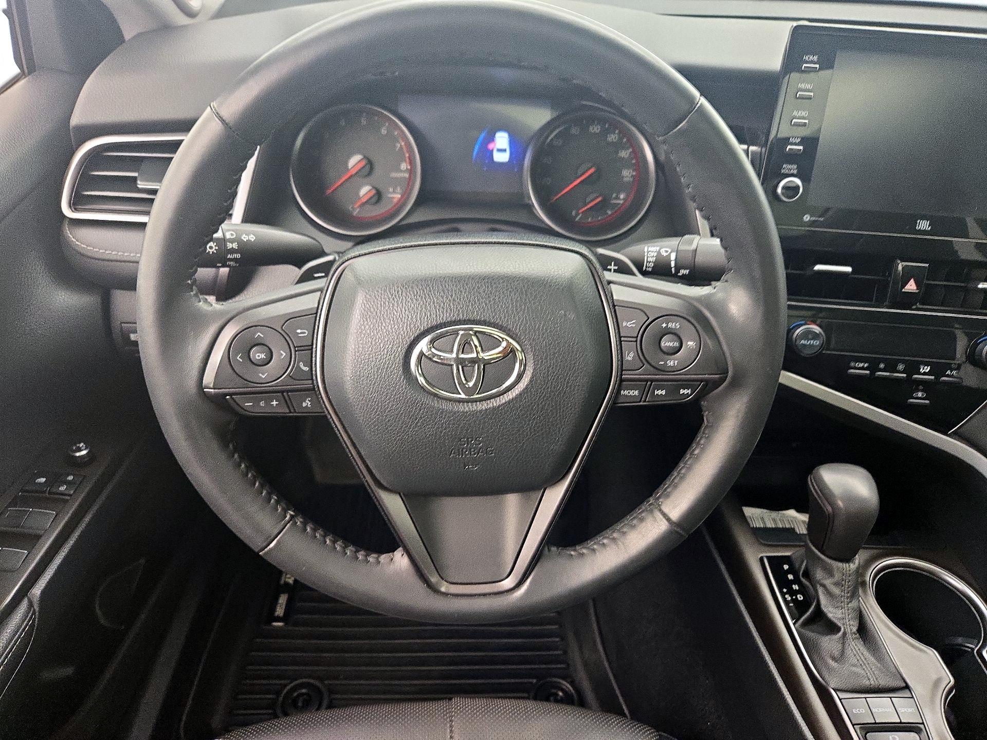 Thumbnail: 2022 Toyota Camry - 10