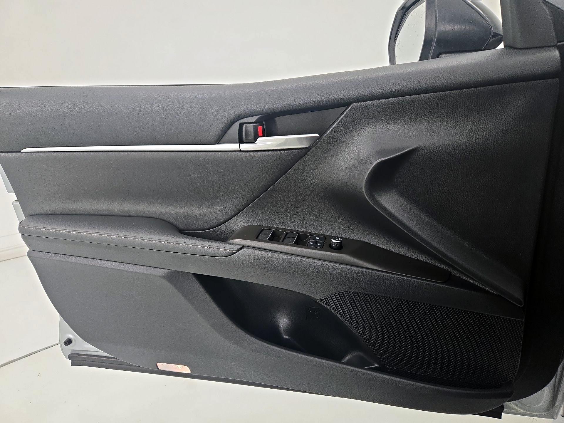 Thumbnail: 2022 Toyota Camry - 12