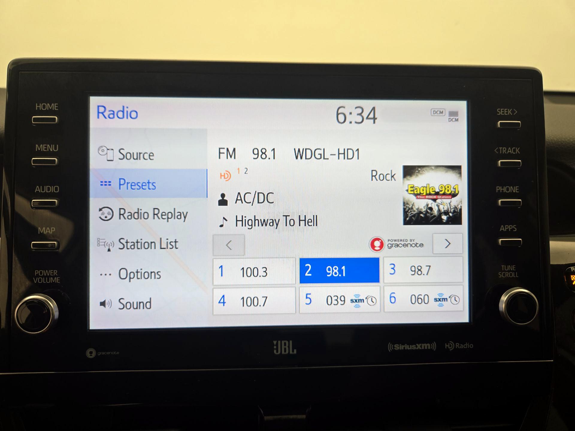 Thumbnail: 2022 Toyota Camry - 16