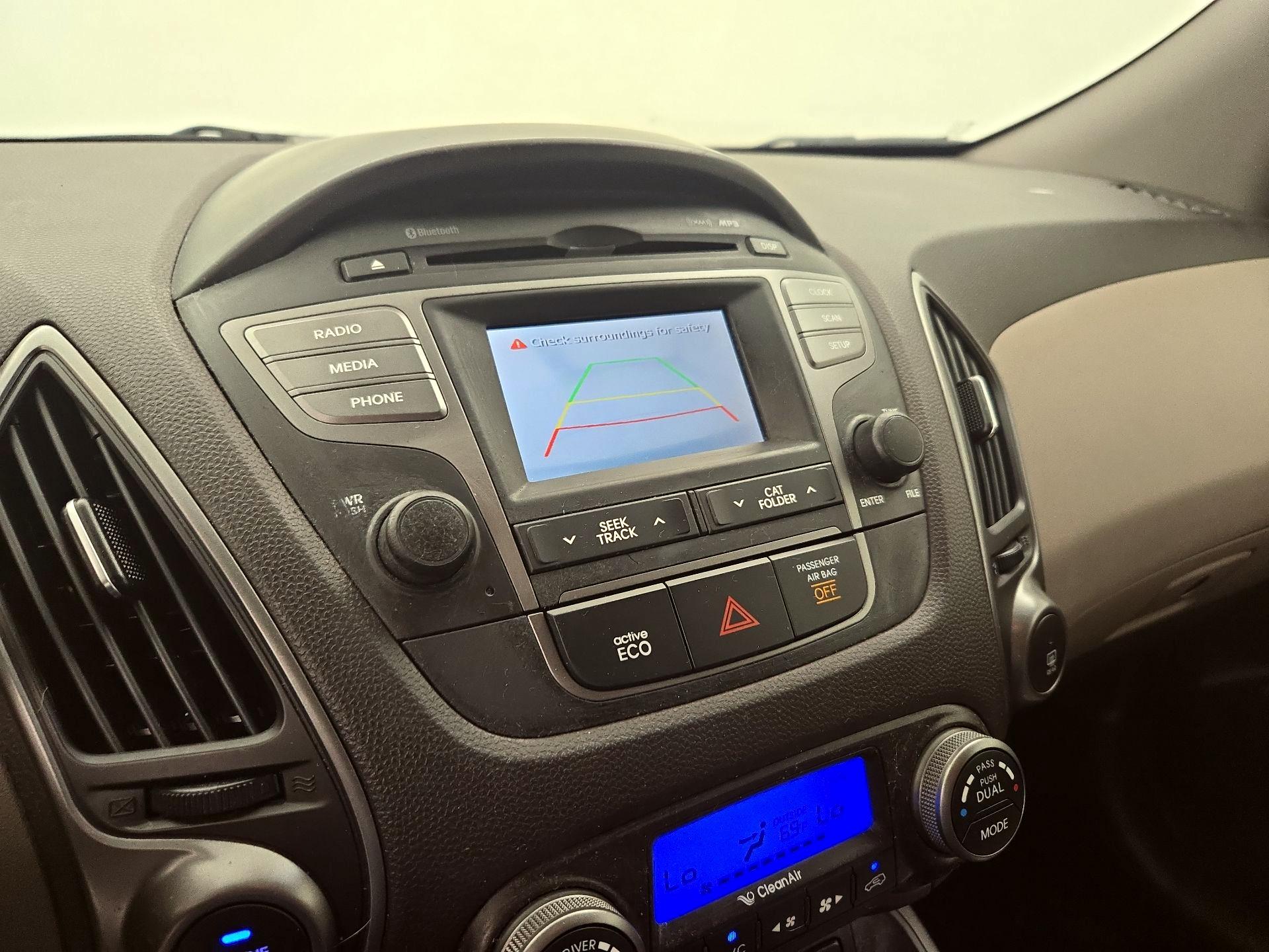 Thumbnail: 2014 Hyundai Tucson - 14