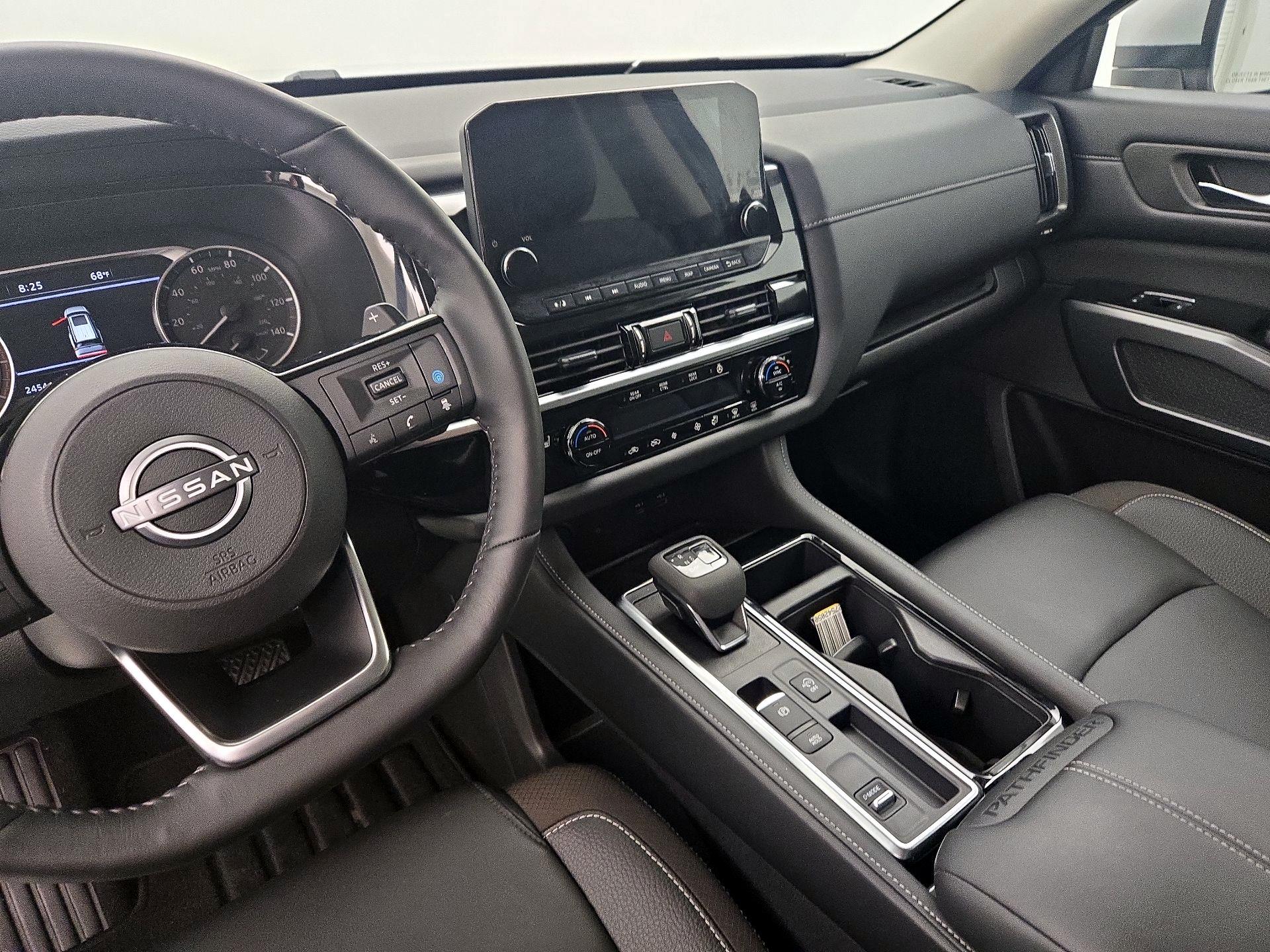 Thumbnail: 2024 Nissan Pathfinder - 9