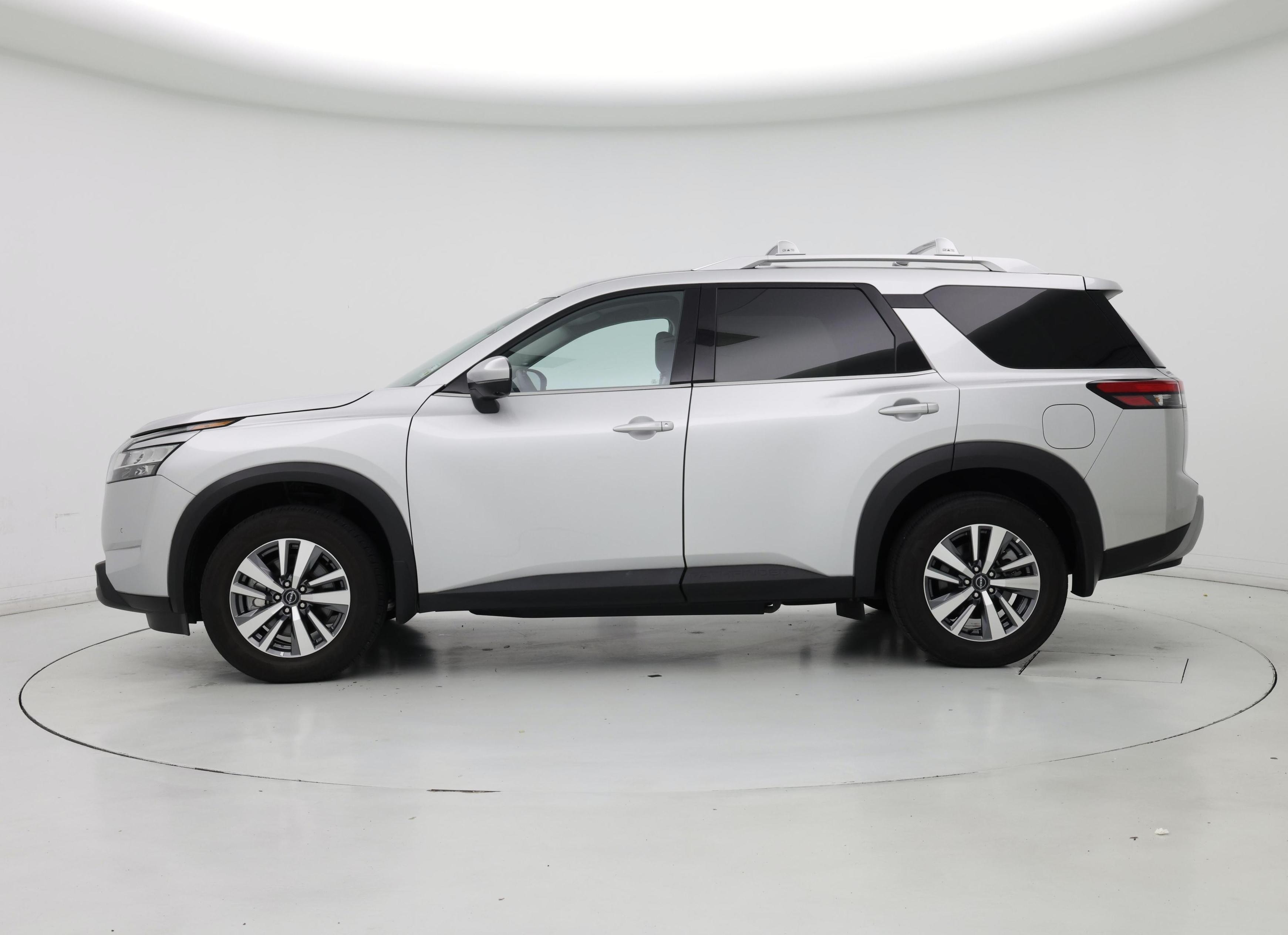 Thumbnail: 2024 Nissan Pathfinder - 3