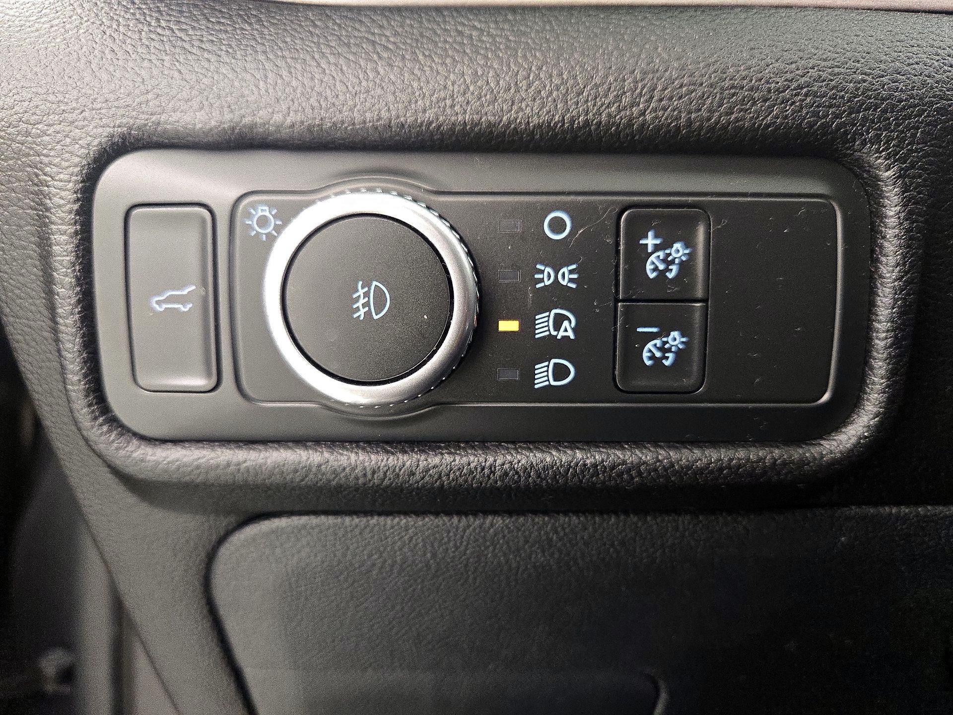 Thumbnail: 2021 Ford Explorer - 13