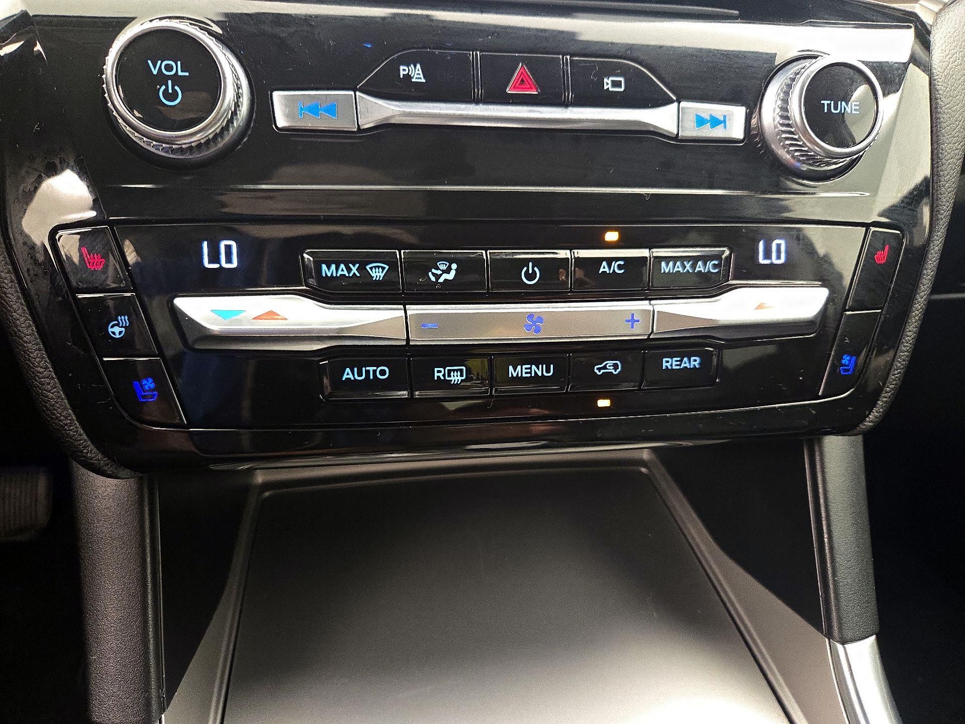 Thumbnail: 2021 Ford Explorer - 17