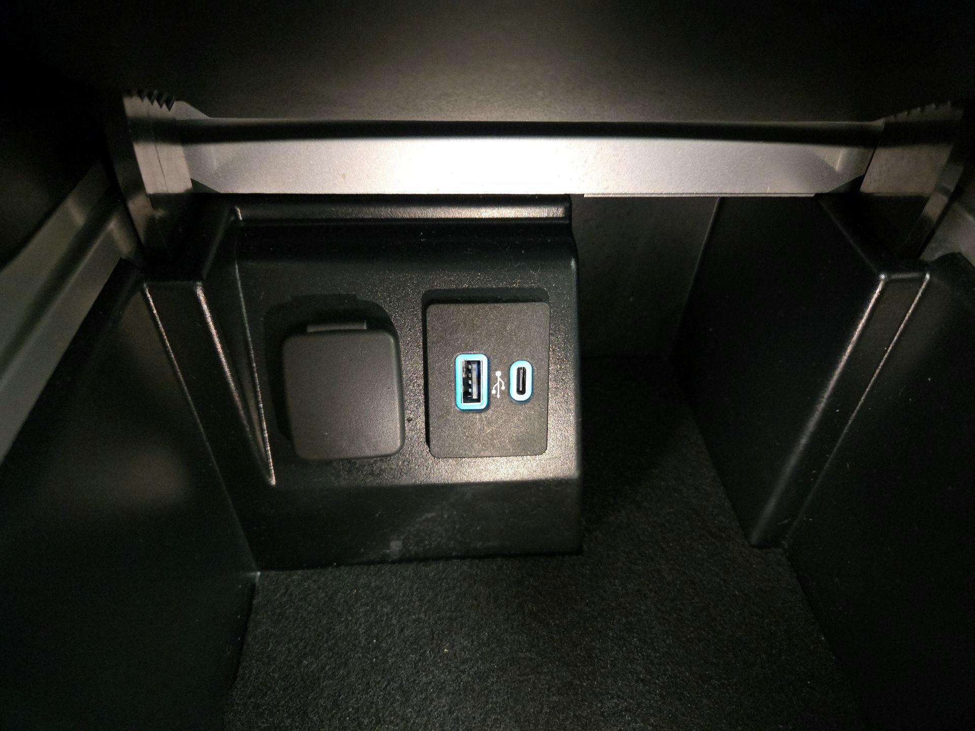 Thumbnail: 2021 Ford Explorer - 19