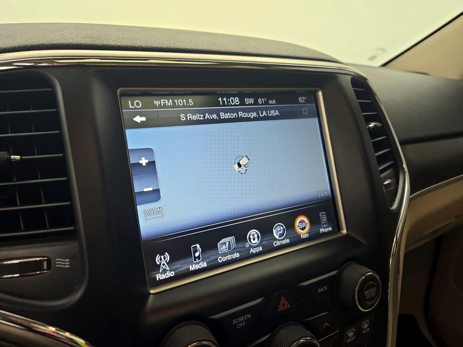 Thumbnail: 2015 Jeep Grand Cherokee - 14