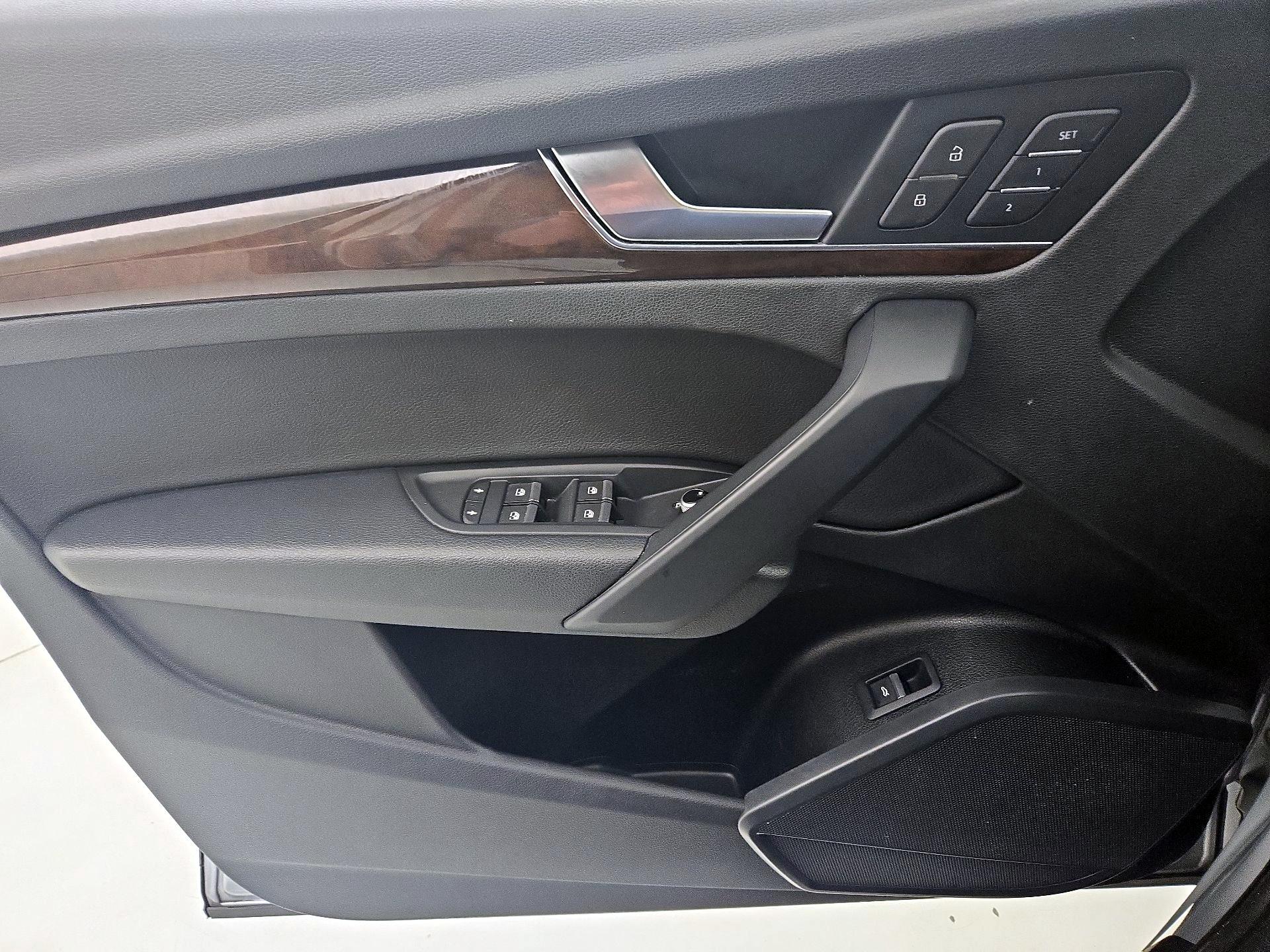 Thumbnail: 2020 Audi Q5 - 12