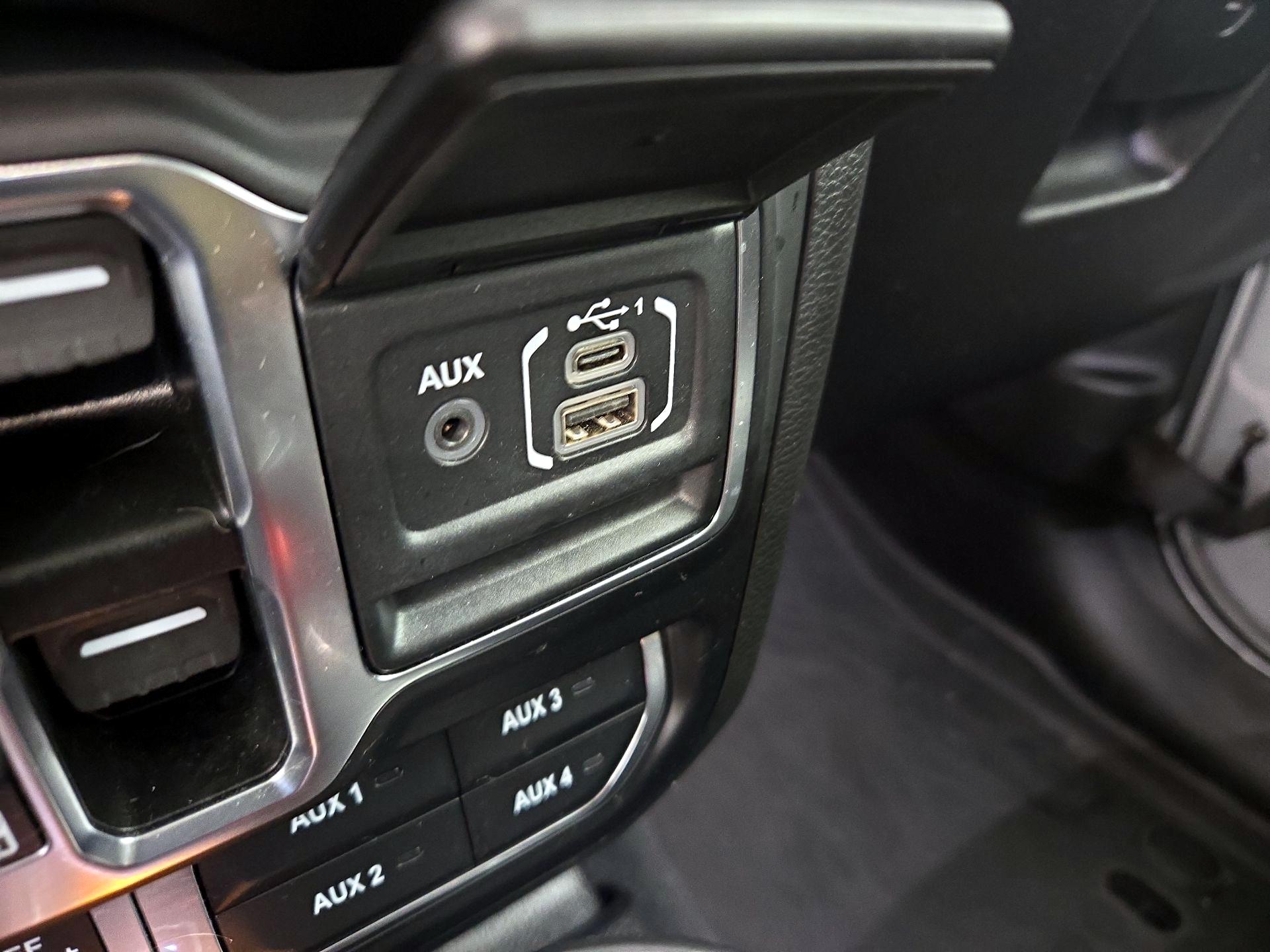 Thumbnail: 2023 Jeep Gladiator - 19