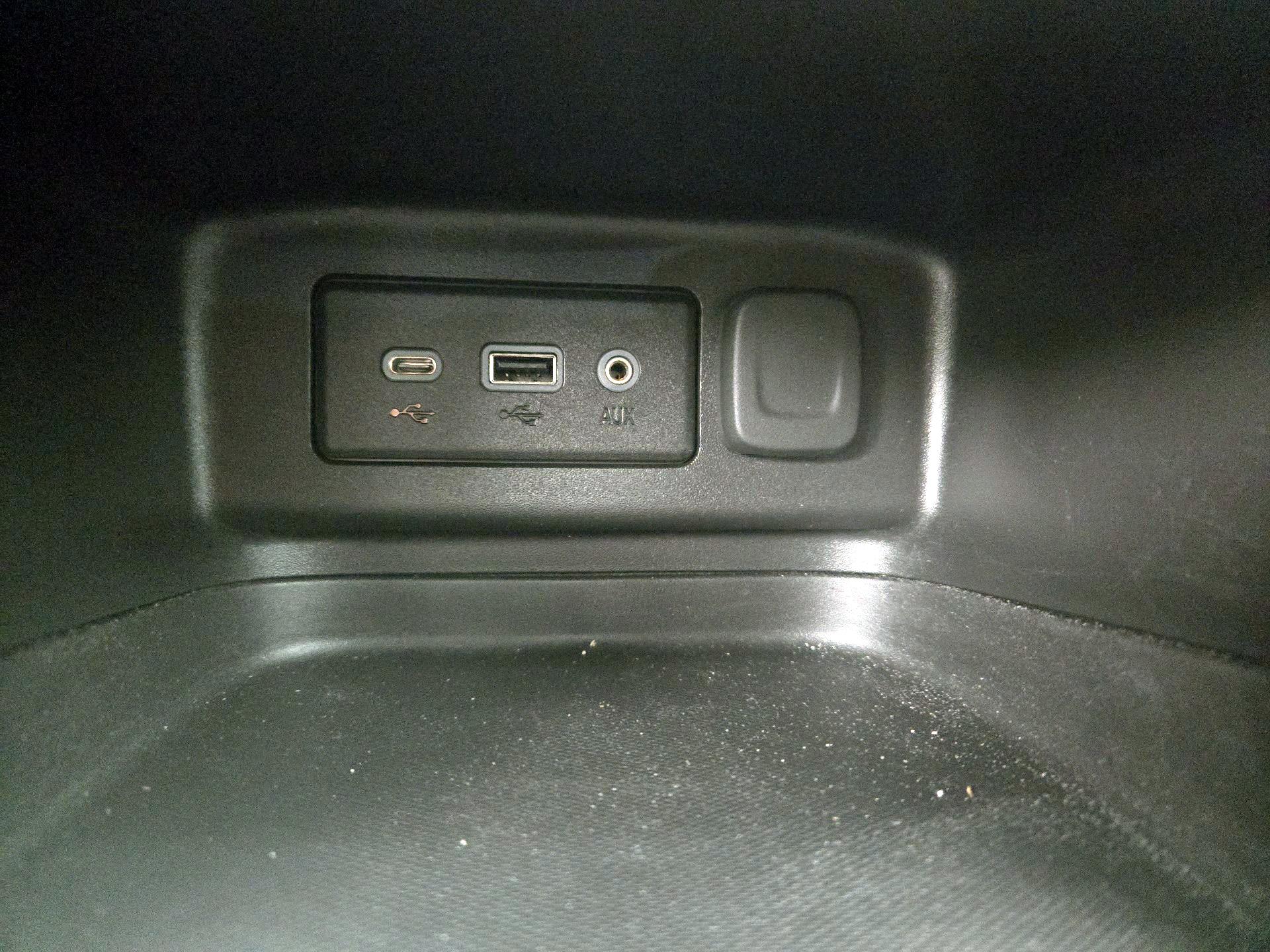 Thumbnail: 2023 Chevrolet Equinox - 18