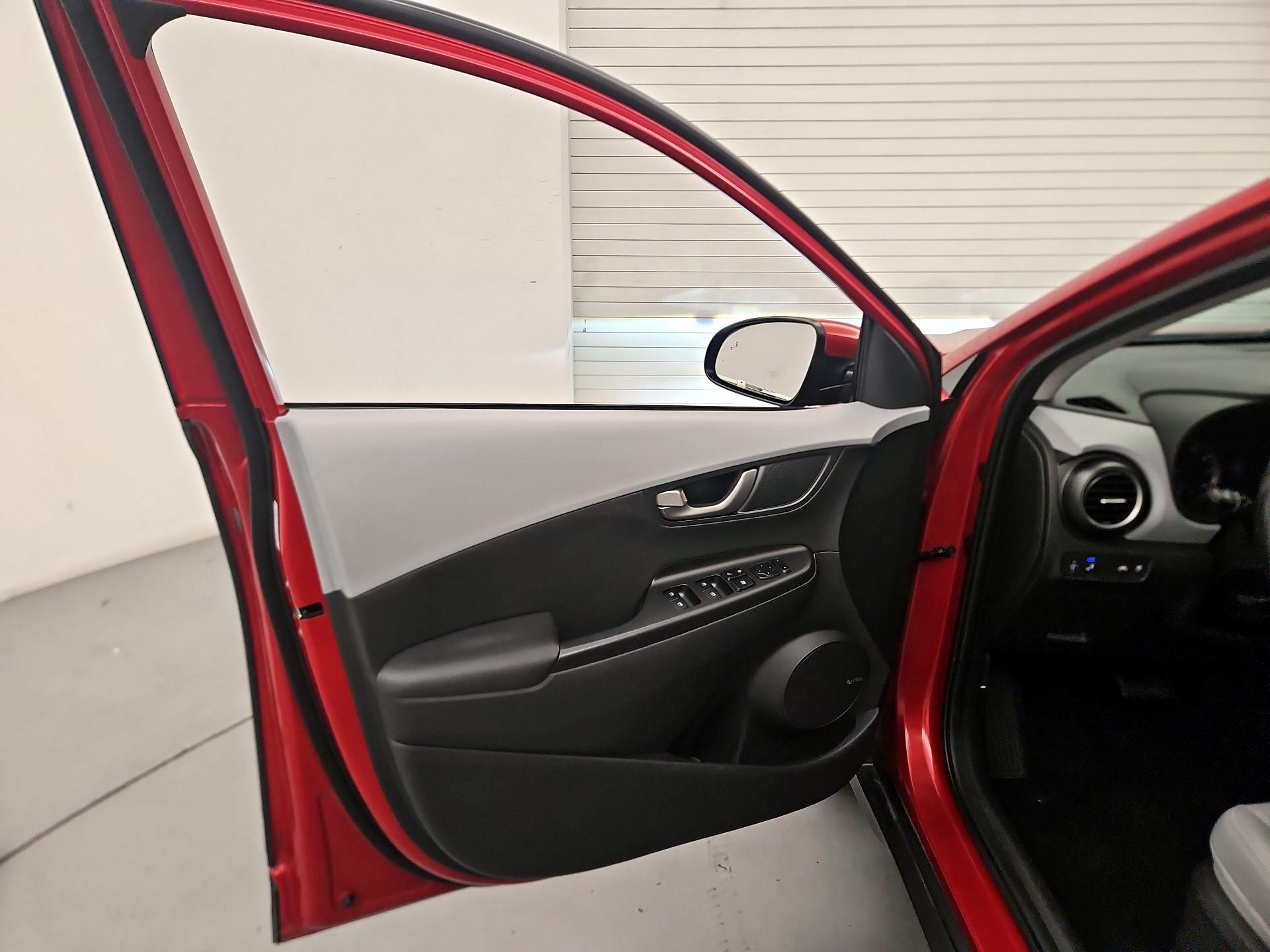 Thumbnail: 2020 Hyundai Kona - 12