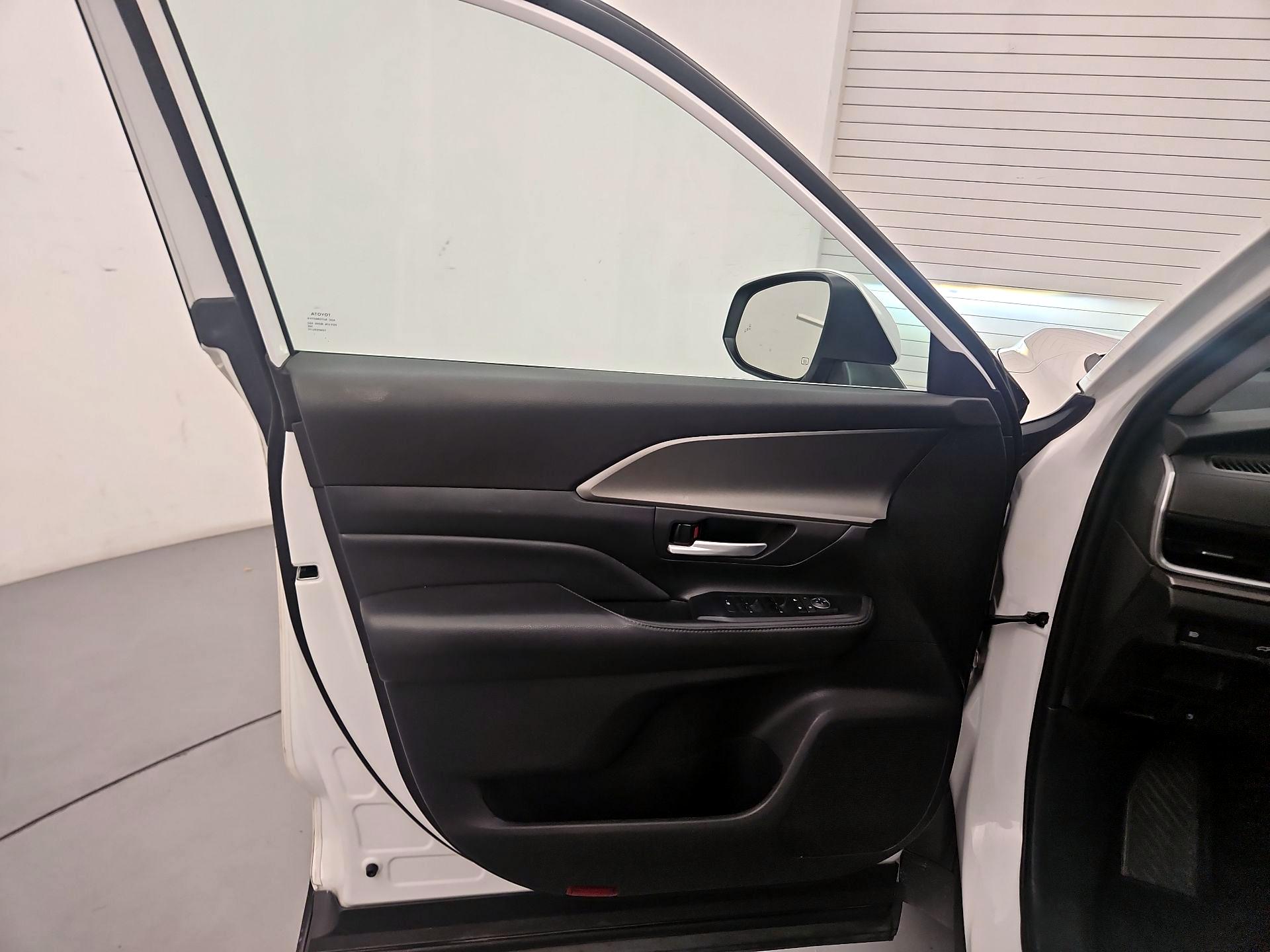 Thumbnail: 2024 Toyota Grand Highlander - 12