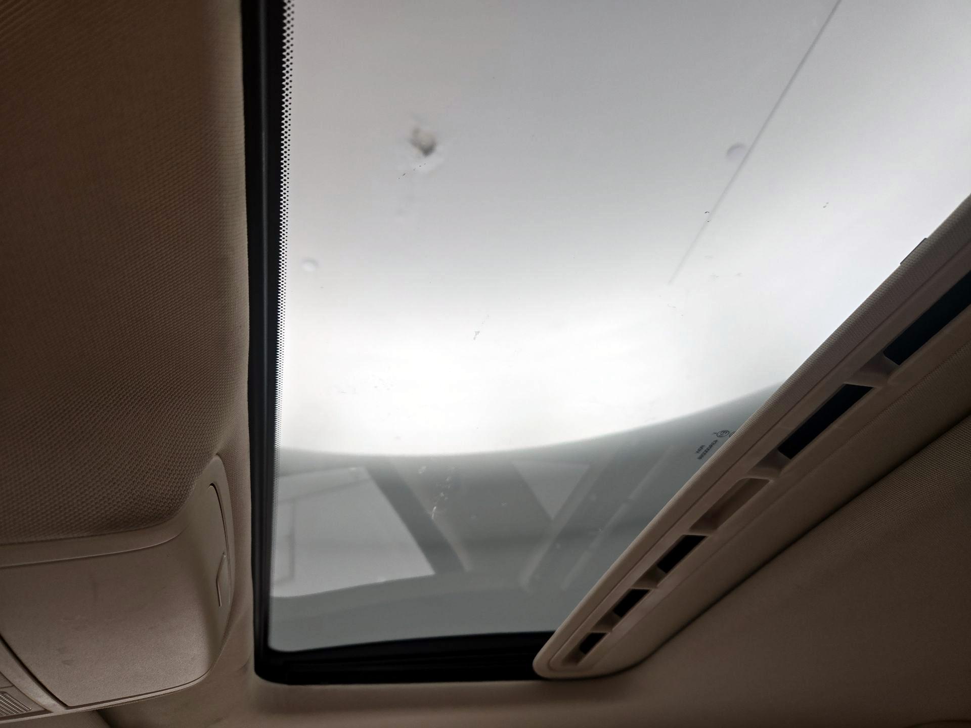 Thumbnail: 2015 Volkswagen Passat - 19