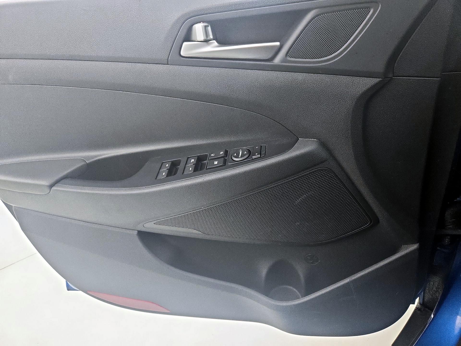 Thumbnail: 2019 Hyundai Tucson - 12