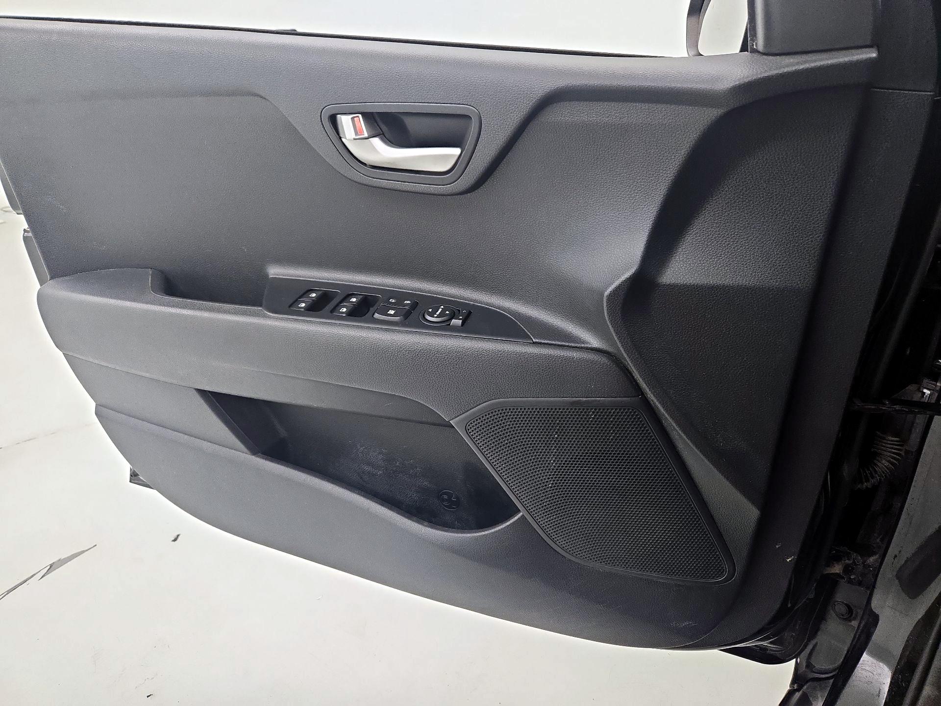 Thumbnail: 2019 Kia Rio - 12