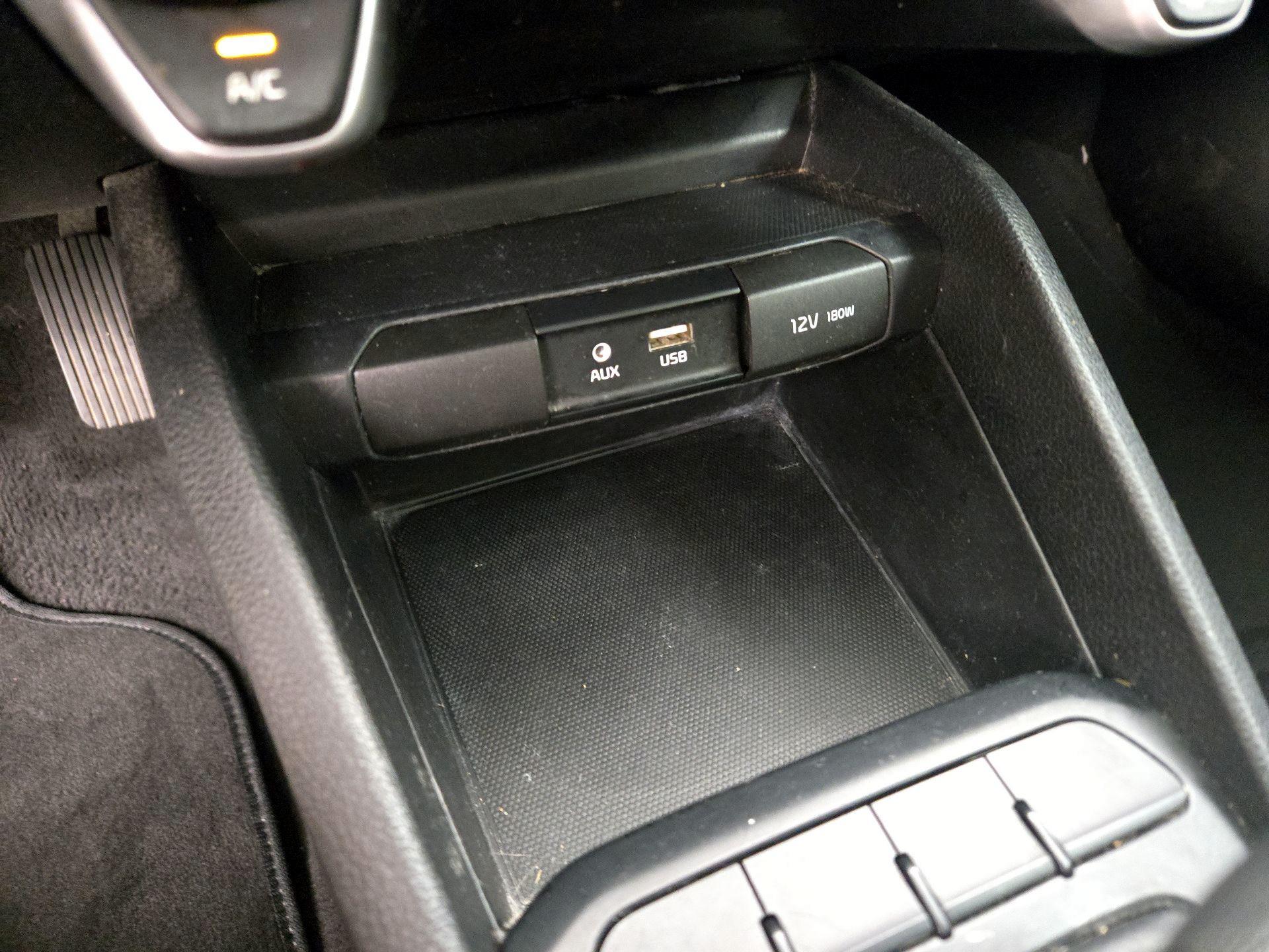 Thumbnail: 2019 Kia Rio - 18