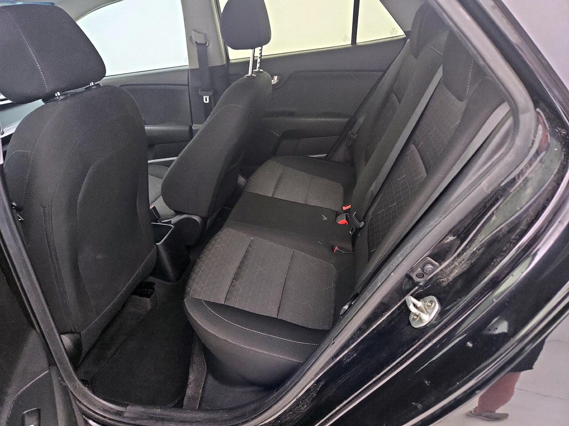 Thumbnail: 2019 Kia Rio - 19