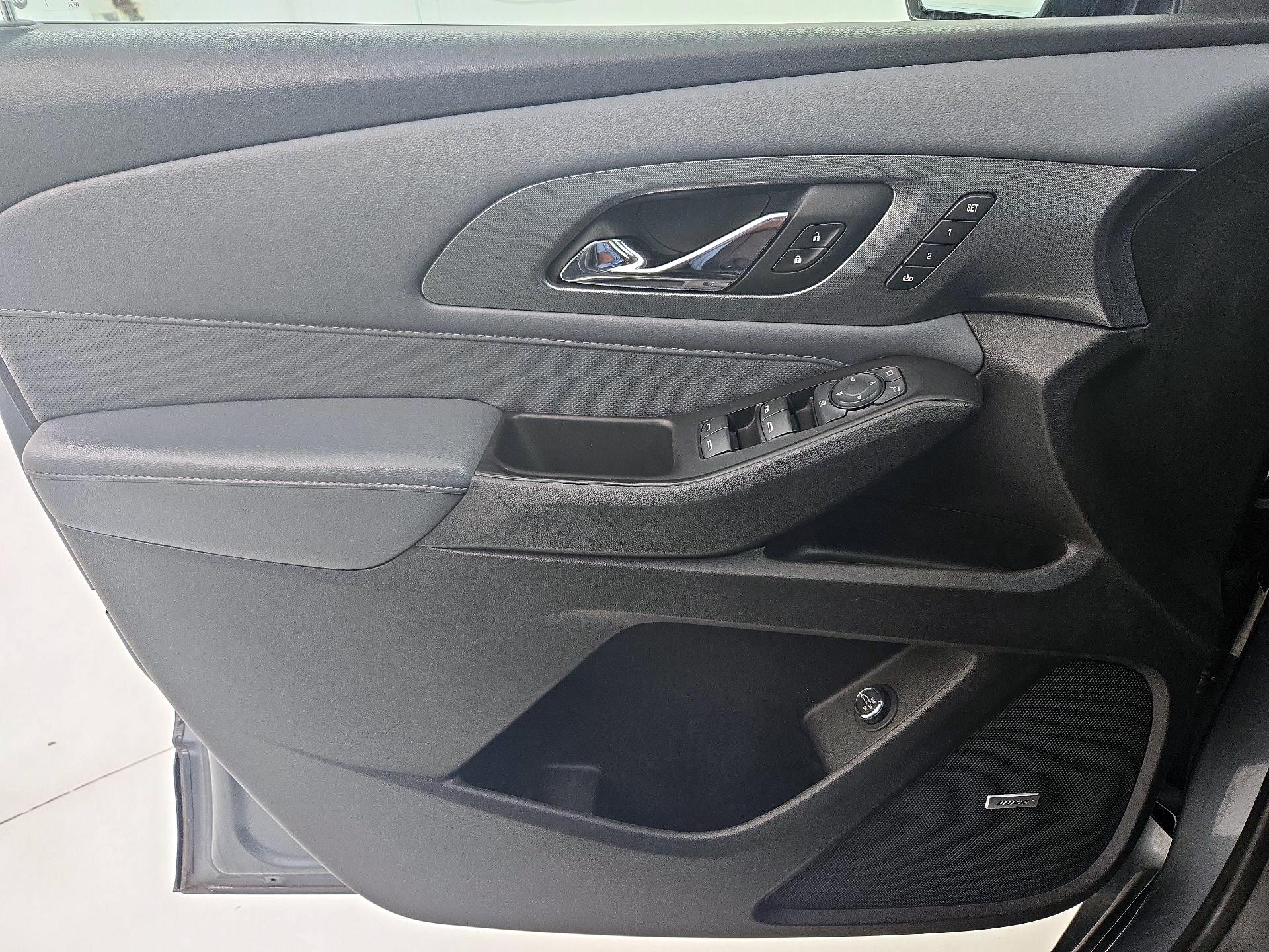 Thumbnail: 2019 Chevrolet Traverse - 12