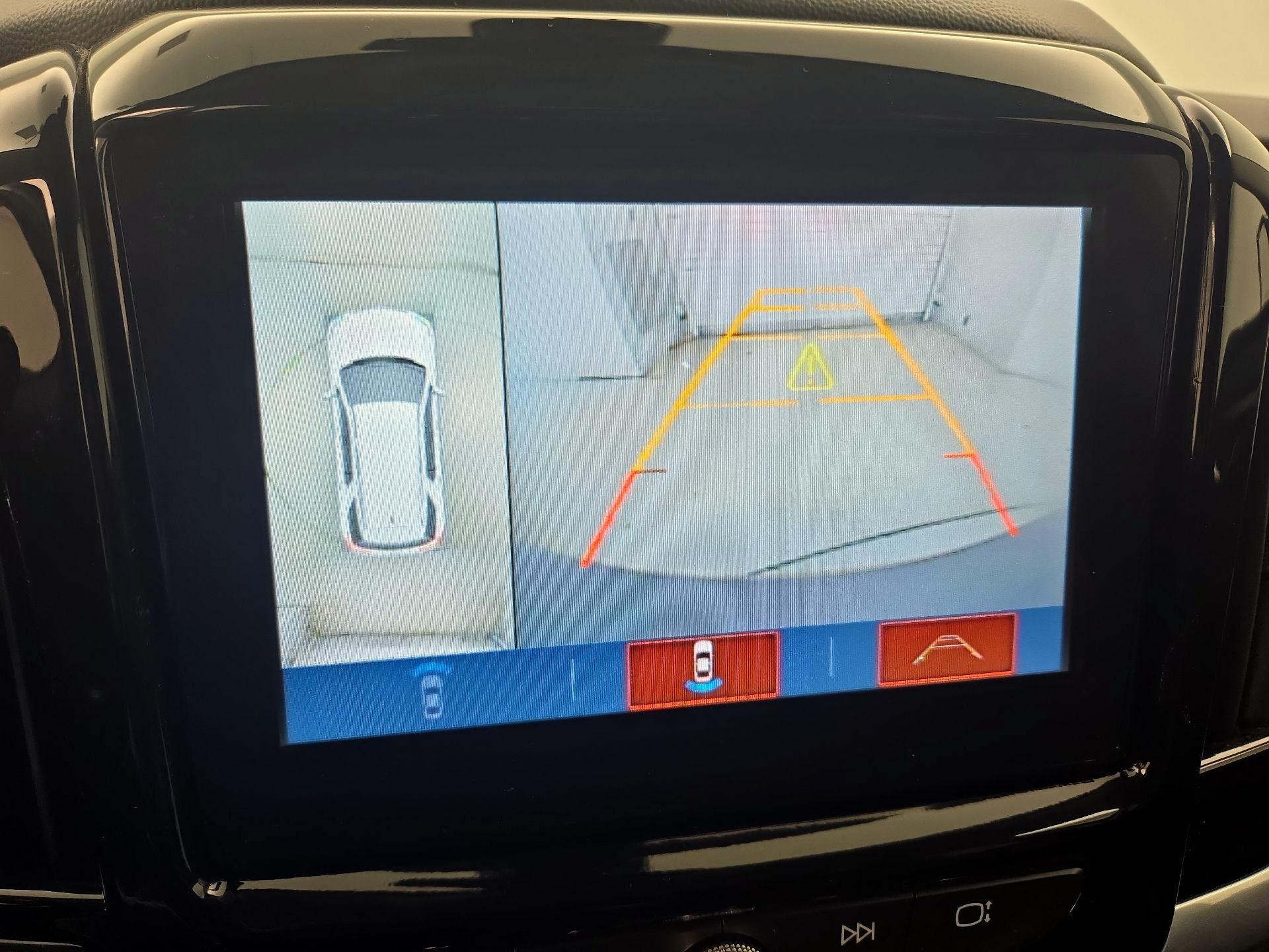 Thumbnail: 2019 Chevrolet Traverse - 15