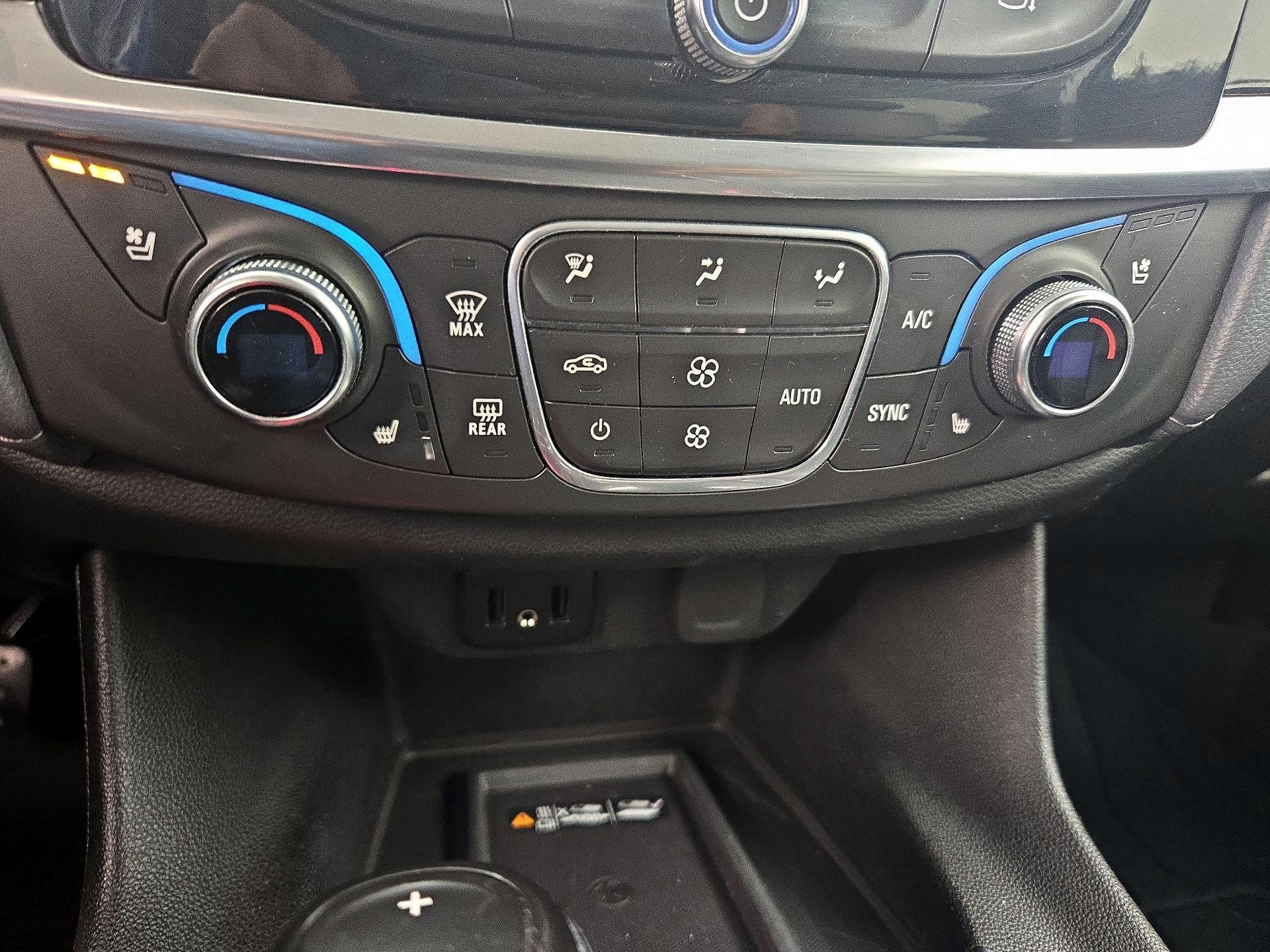 Thumbnail: 2019 Chevrolet Traverse - 17