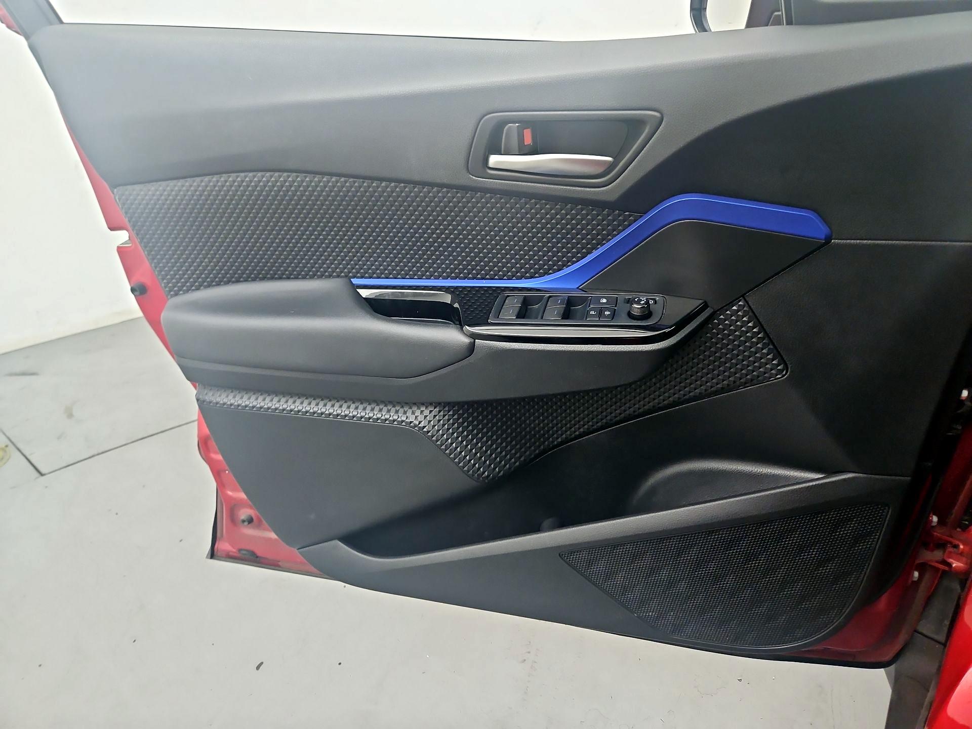 Thumbnail: 2021 Toyota C-HR - 12