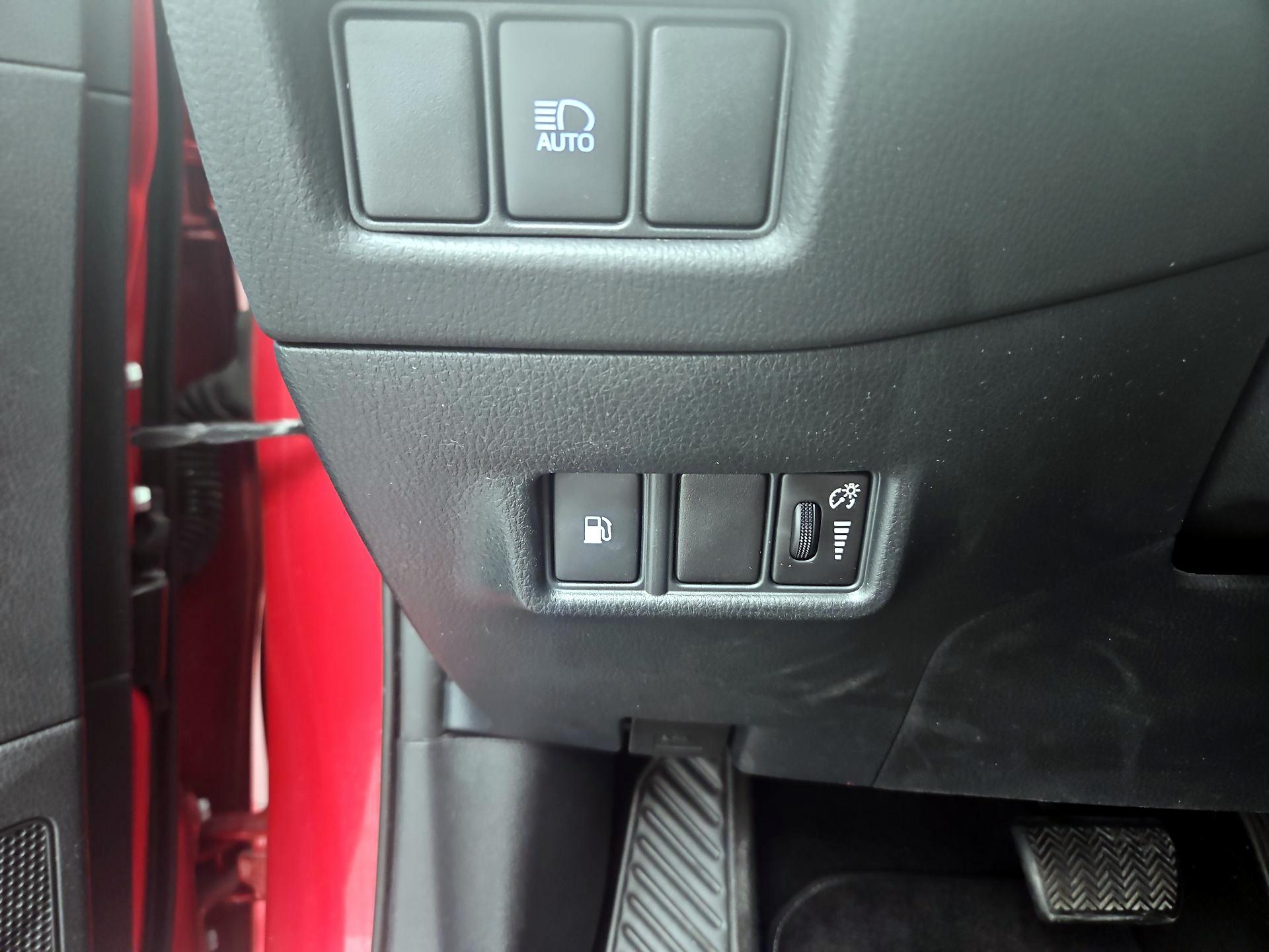 Thumbnail: 2021 Toyota C-HR - 13