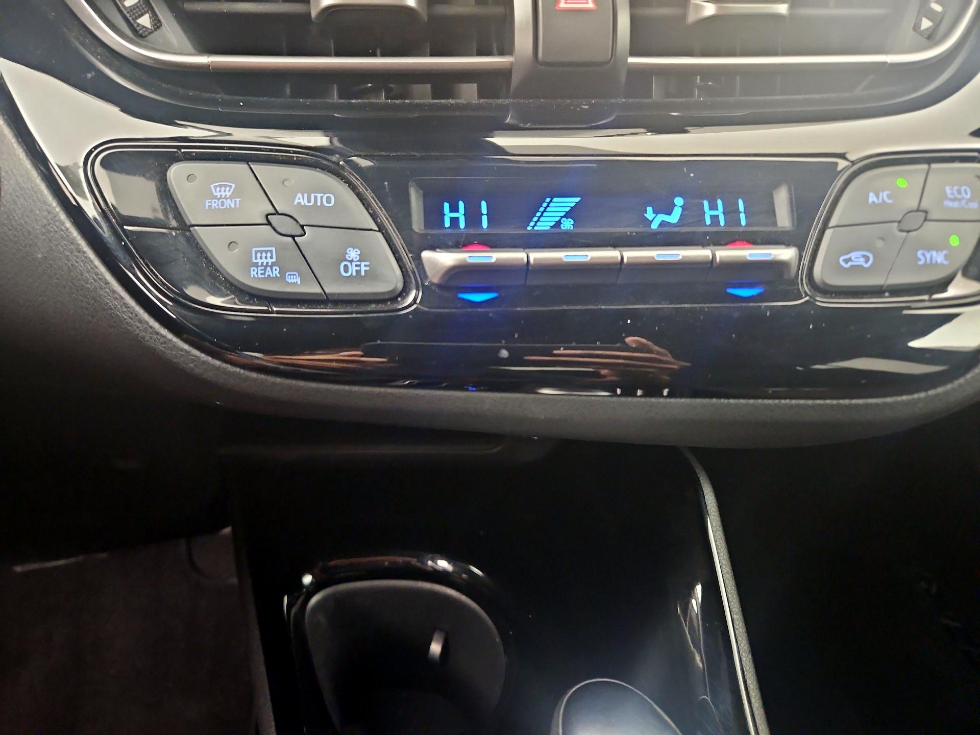 Thumbnail: 2021 Toyota C-HR - 16