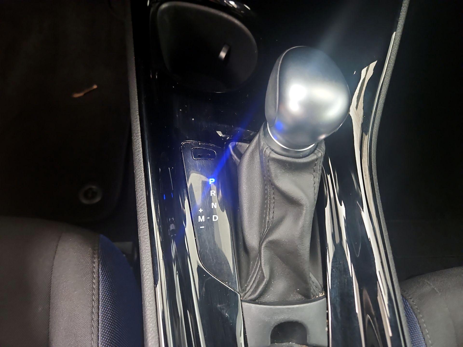 Thumbnail: 2021 Toyota C-HR - 17