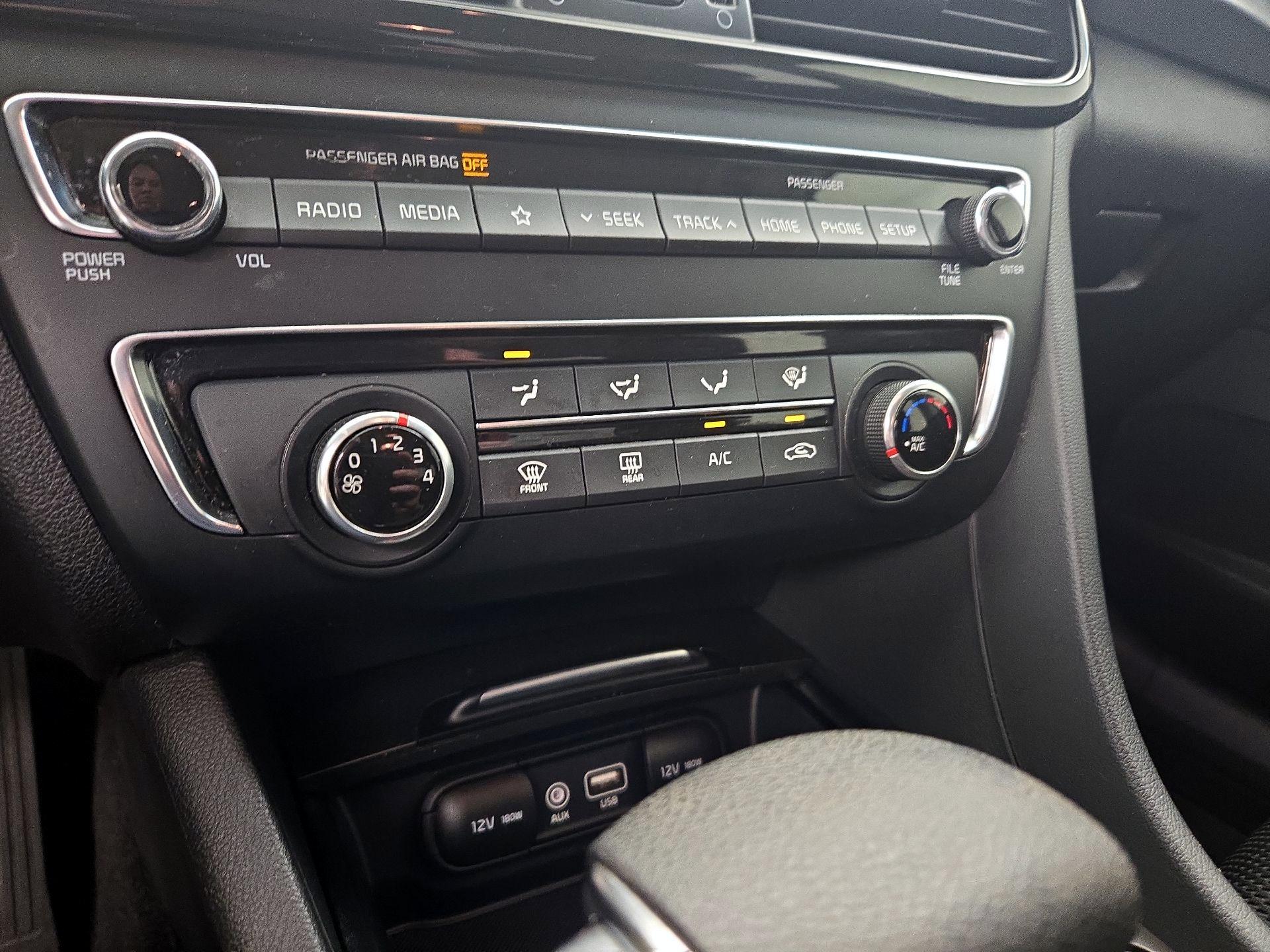 Thumbnail: 2019 Kia Optima - 16