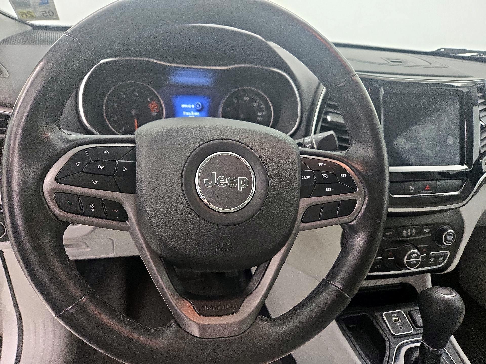 Thumbnail: 2019 Jeep Cherokee - 10