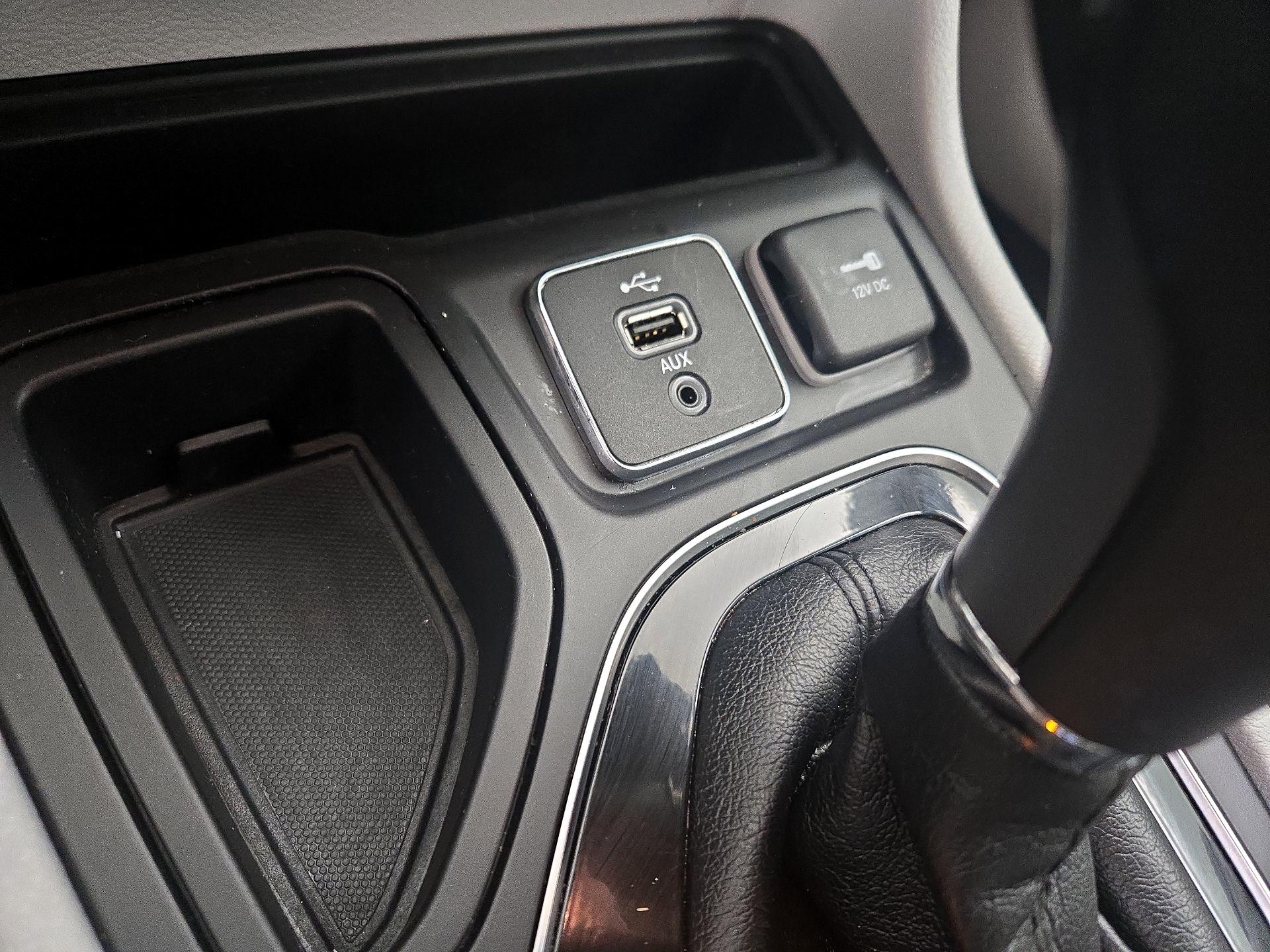 Thumbnail: 2019 Jeep Cherokee - 18