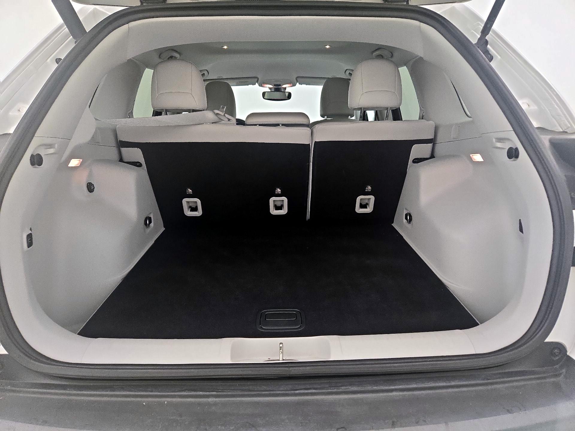 Thumbnail: 2019 Jeep Cherokee - 20