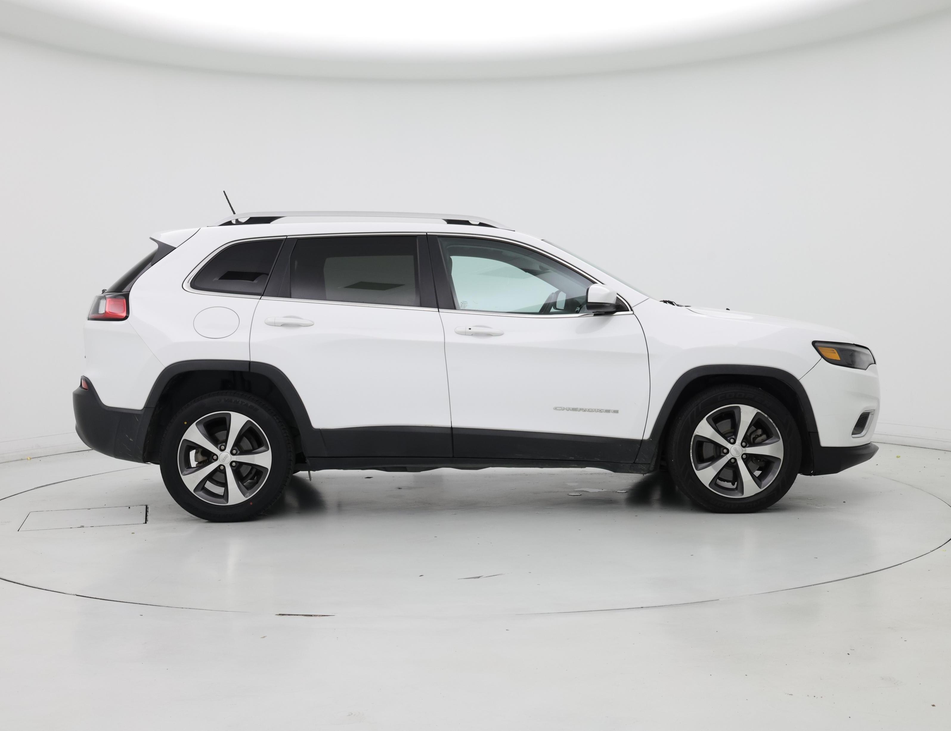 Thumbnail: 2019 Jeep Cherokee - 7