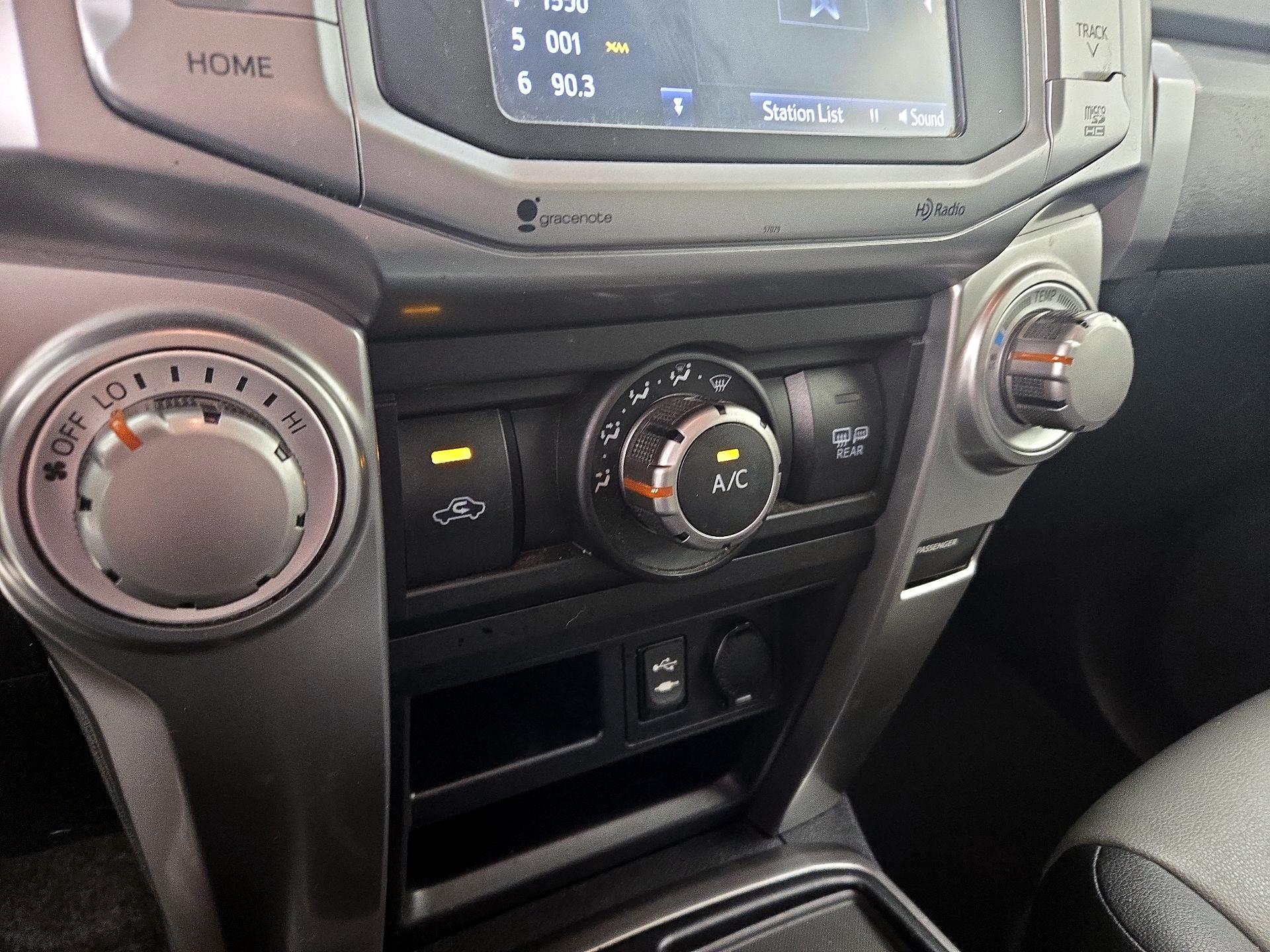 Thumbnail: 2014 Toyota 4Runner - 16