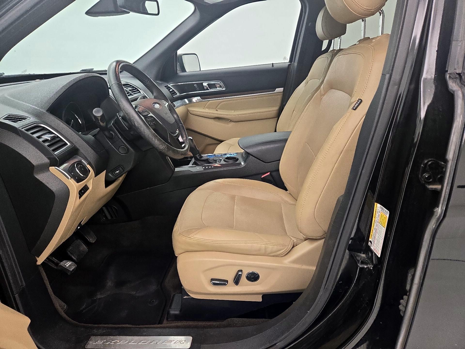 Thumbnail: 2016 Ford Explorer - 11