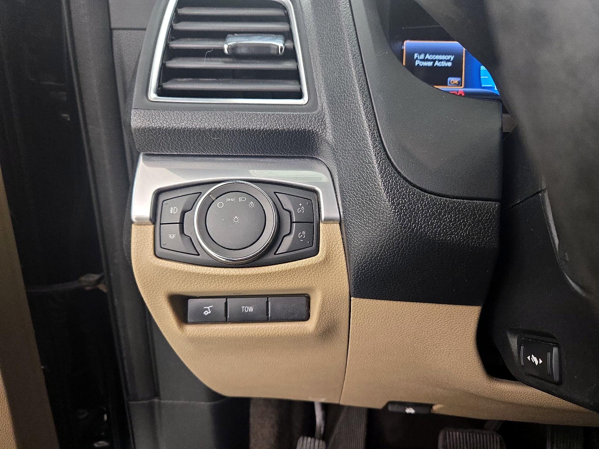 Thumbnail: 2016 Ford Explorer - 13