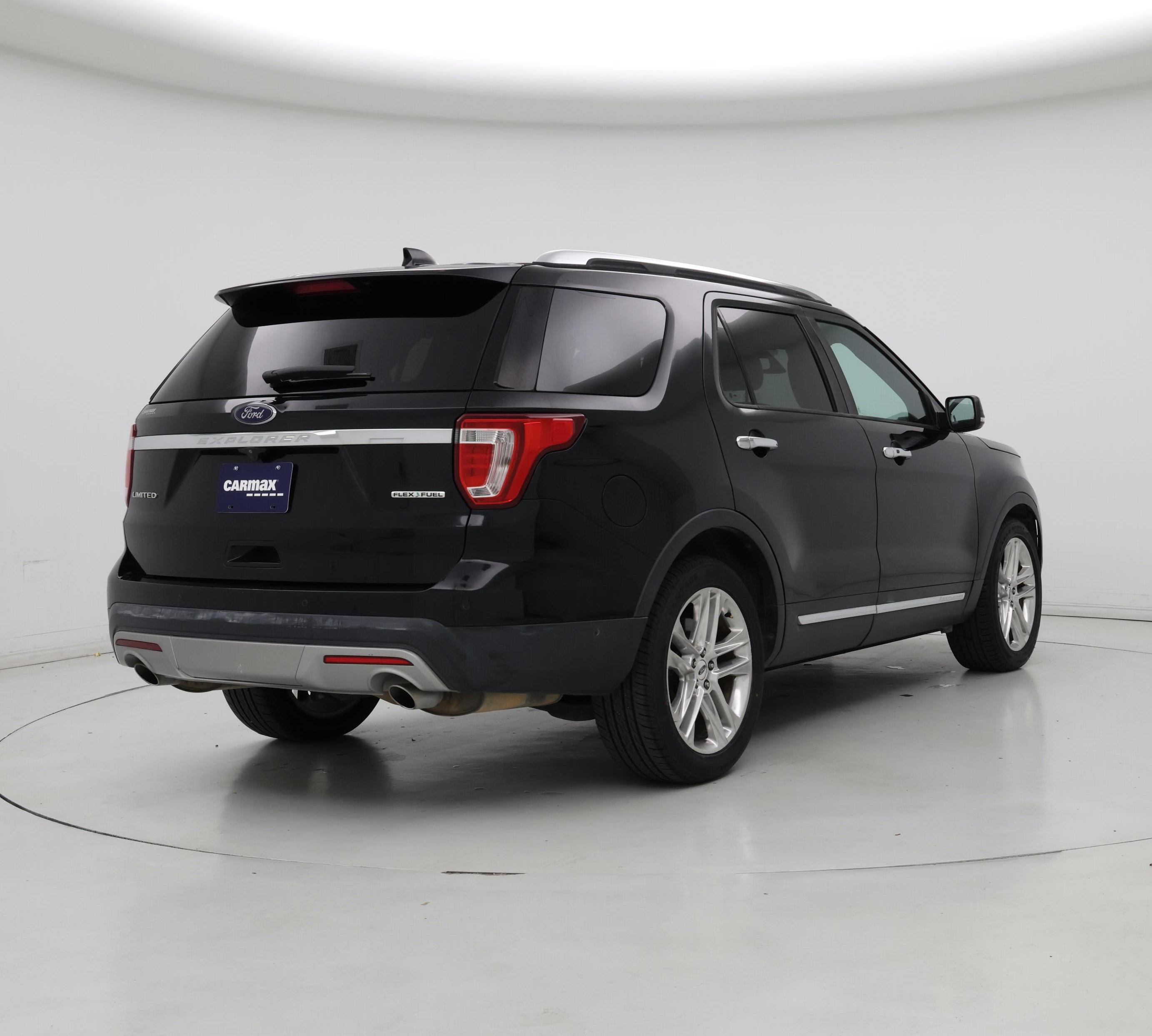 Thumbnail: 2016 Ford Explorer - 8