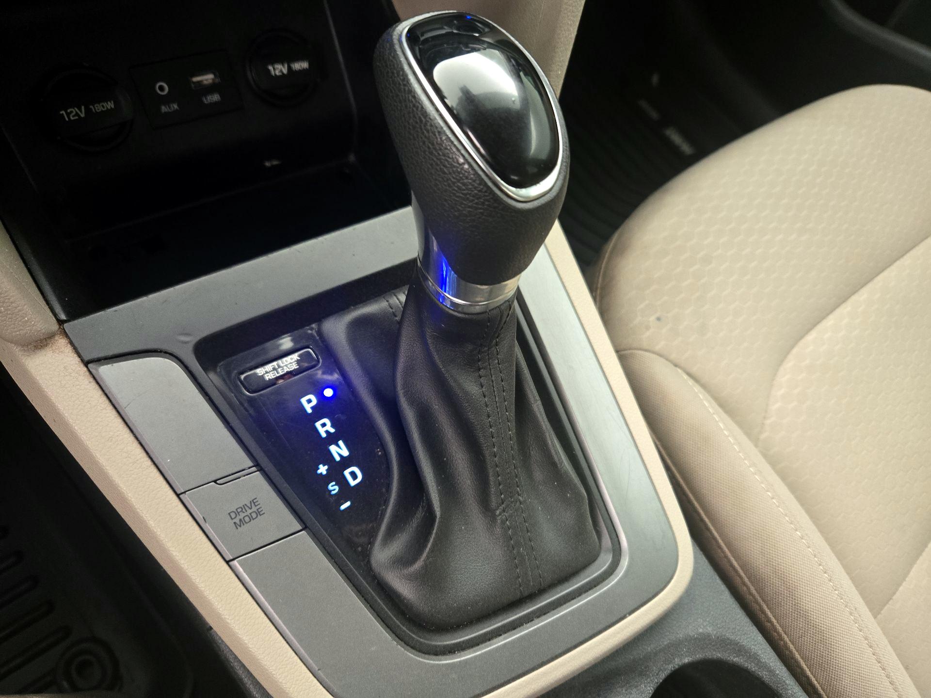 Thumbnail: 2019 Hyundai Elantra - 17