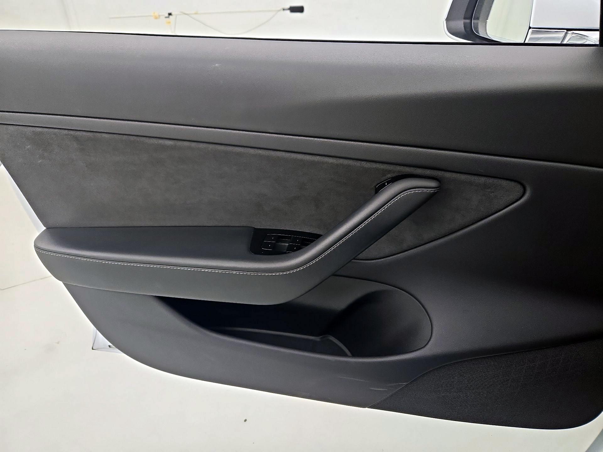 Thumbnail: 2020 Tesla Model 3 - 12