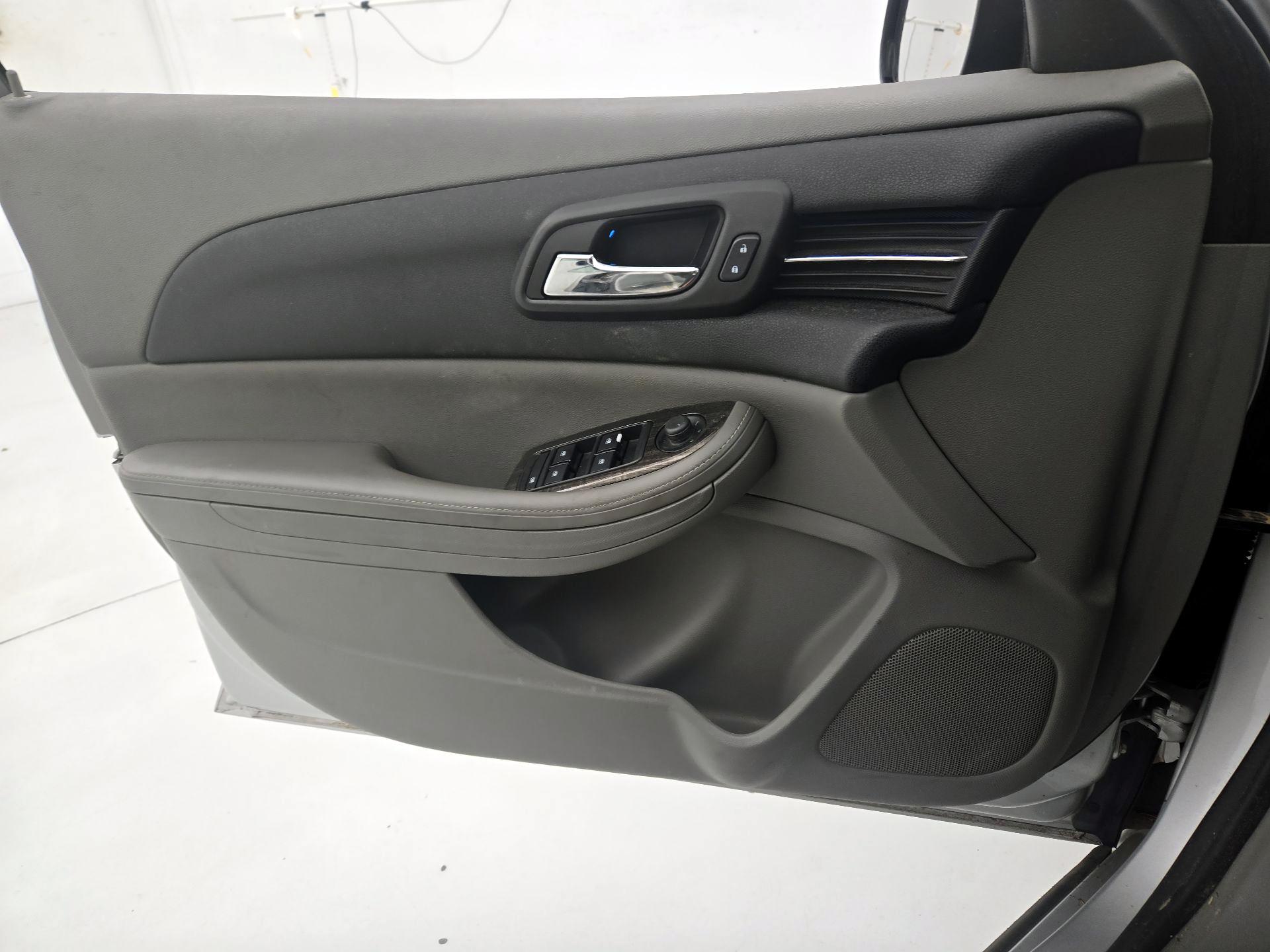 Thumbnail: 2015 Chevrolet Malibu - 12