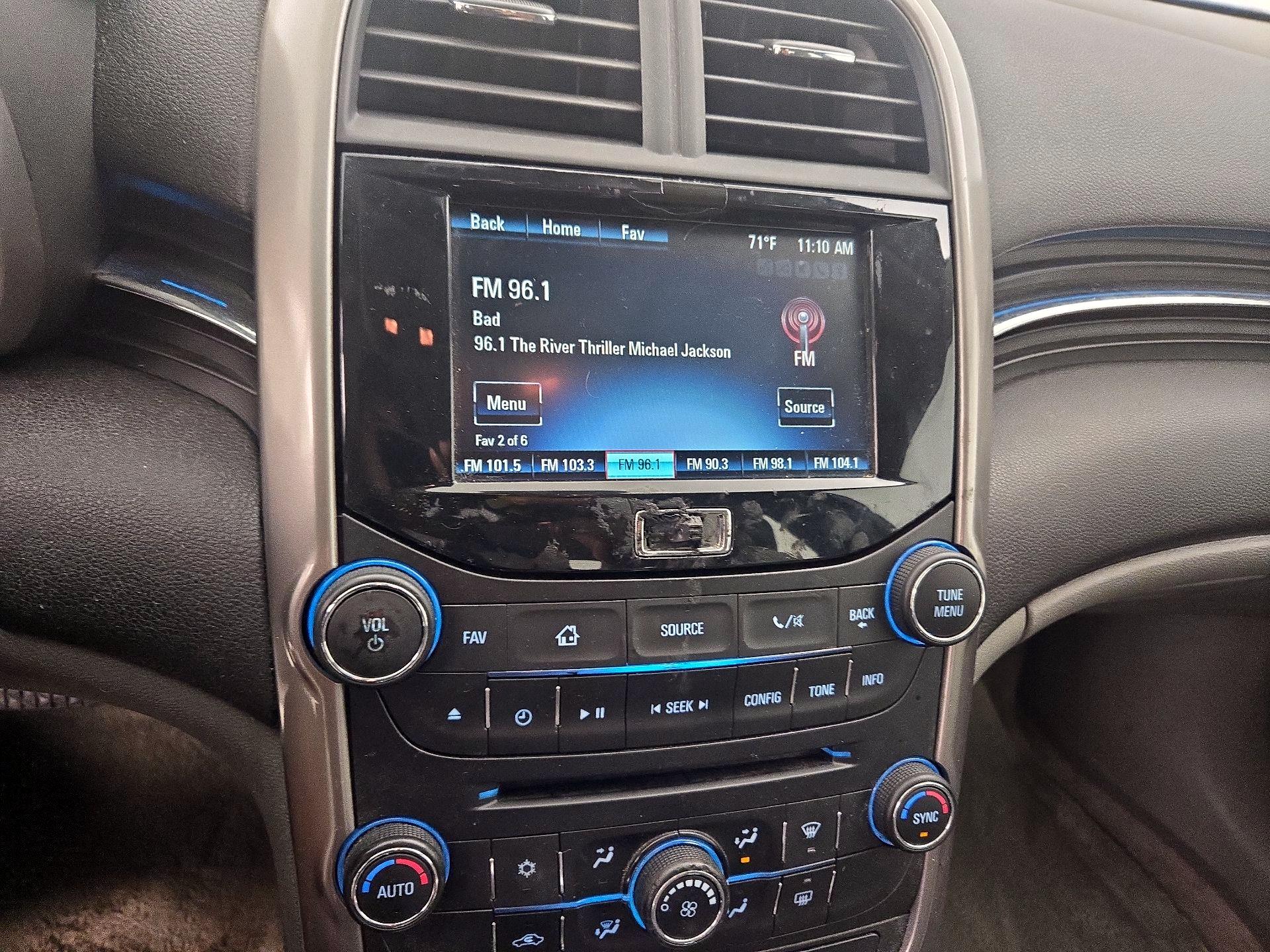 Thumbnail: 2015 Chevrolet Malibu - 14