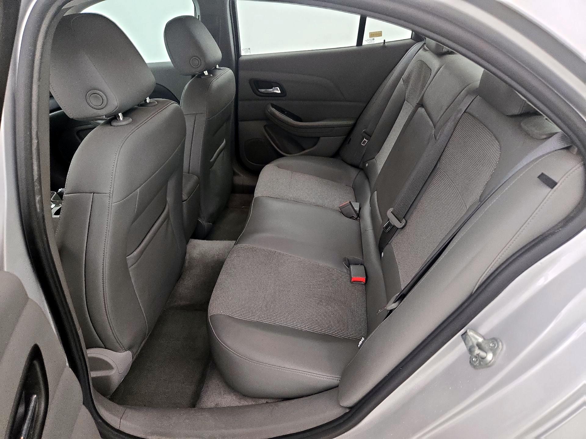 Thumbnail: 2015 Chevrolet Malibu - 18