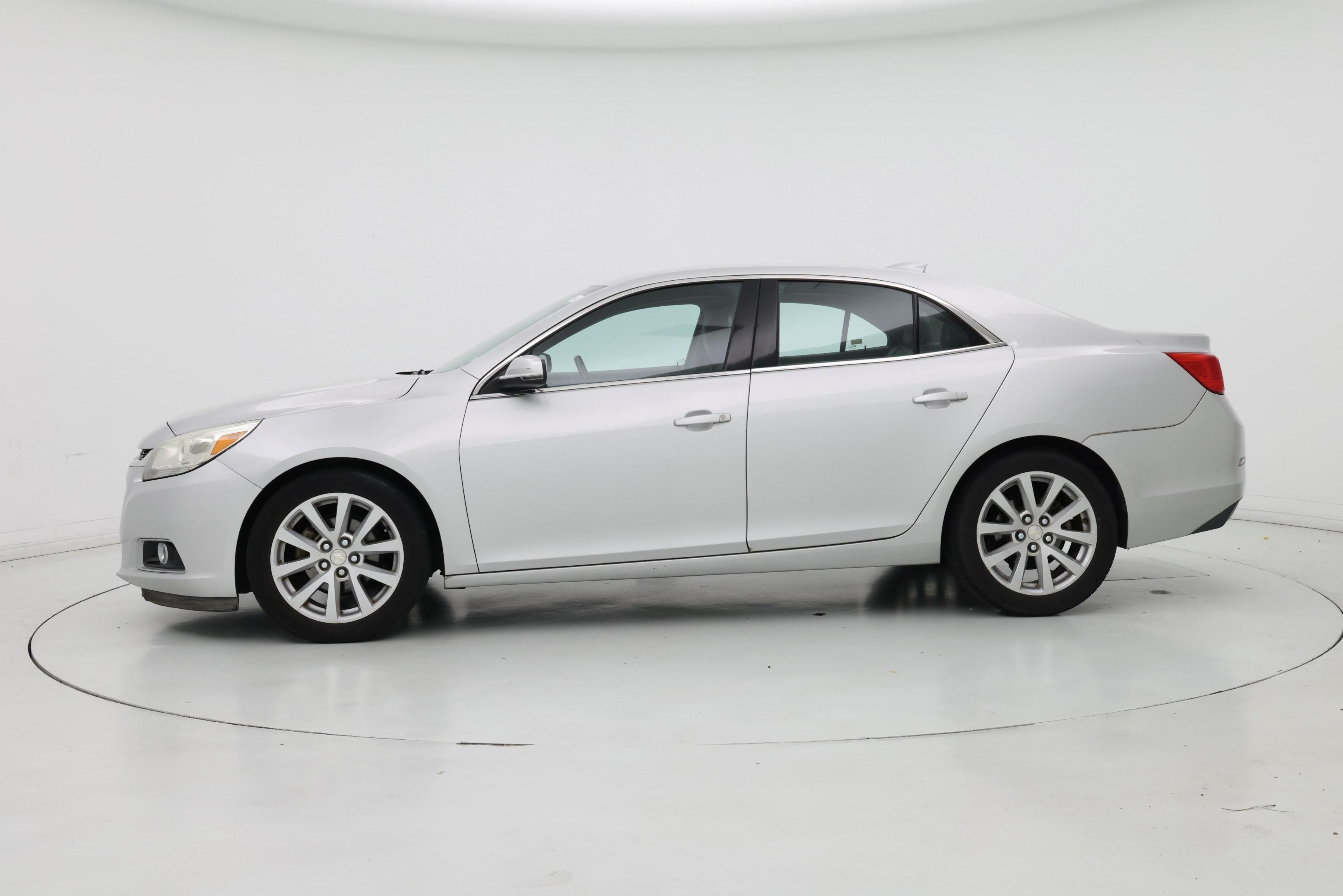 Thumbnail: 2015 Chevrolet Malibu - 3
