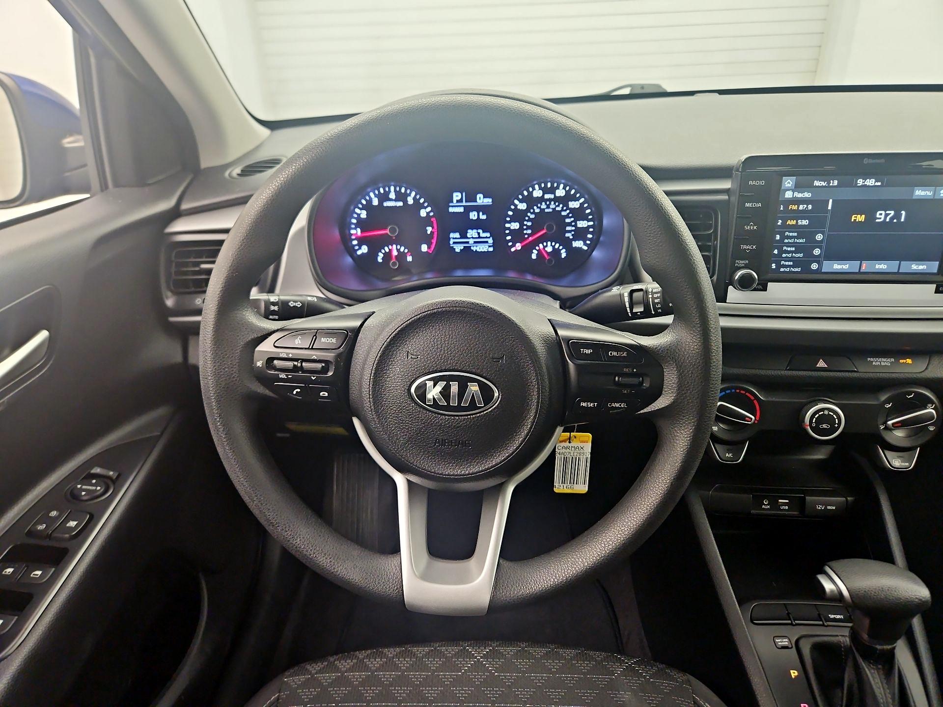 Thumbnail: 2020 Kia Rio - 10