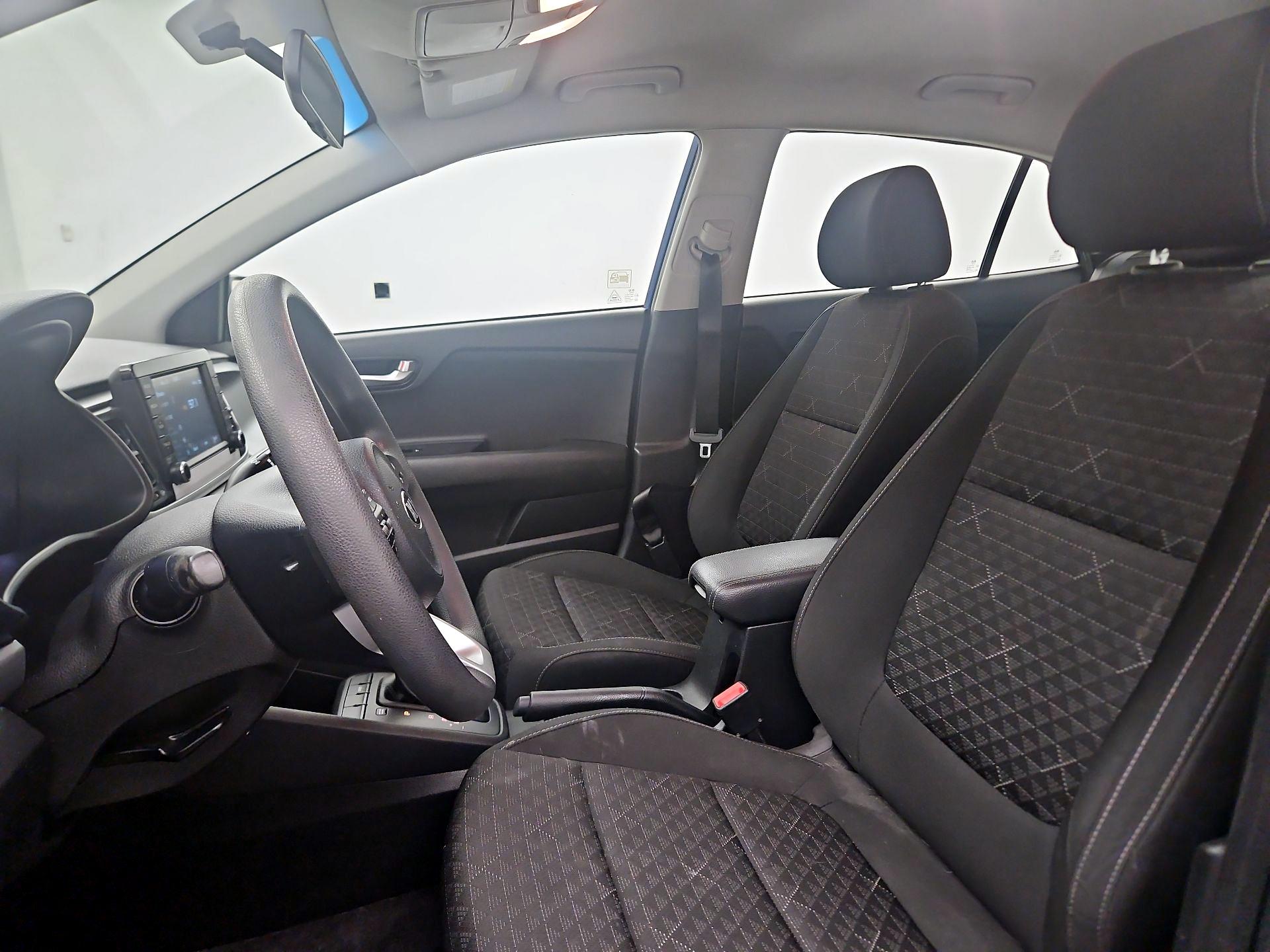 Thumbnail: 2020 Kia Rio - 11