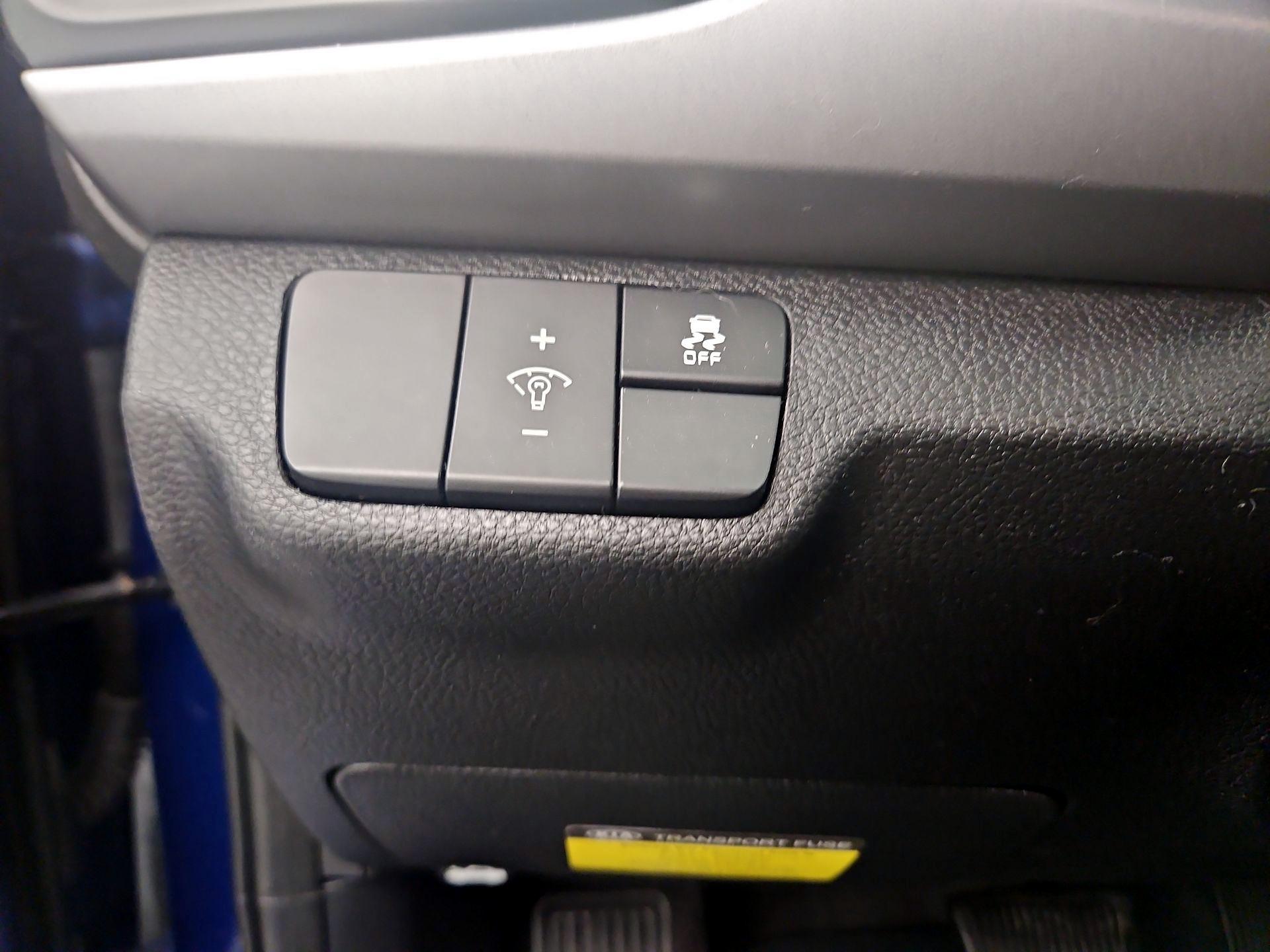 Thumbnail: 2020 Kia Rio - 13