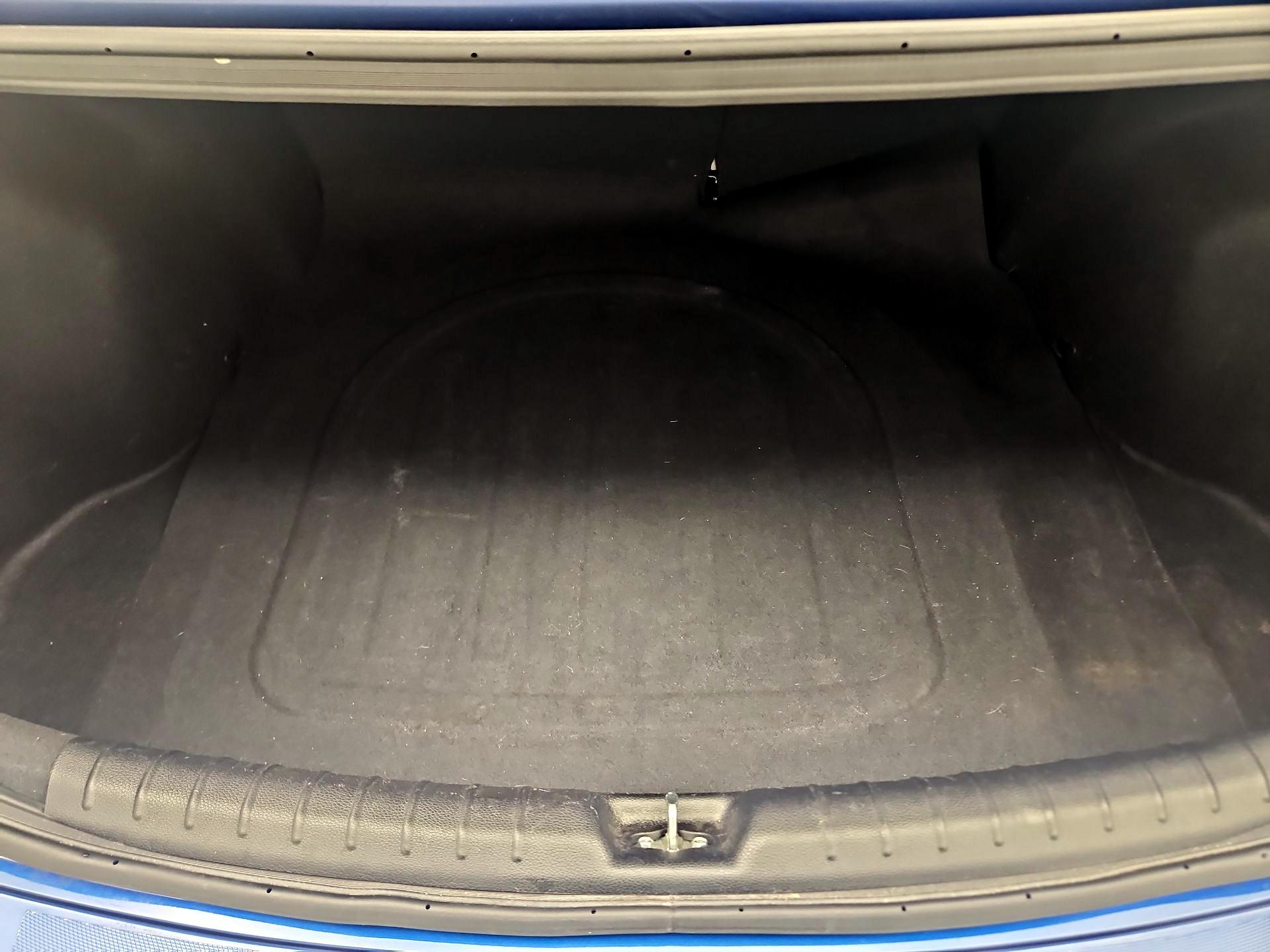 Thumbnail: 2020 Kia Rio - 19