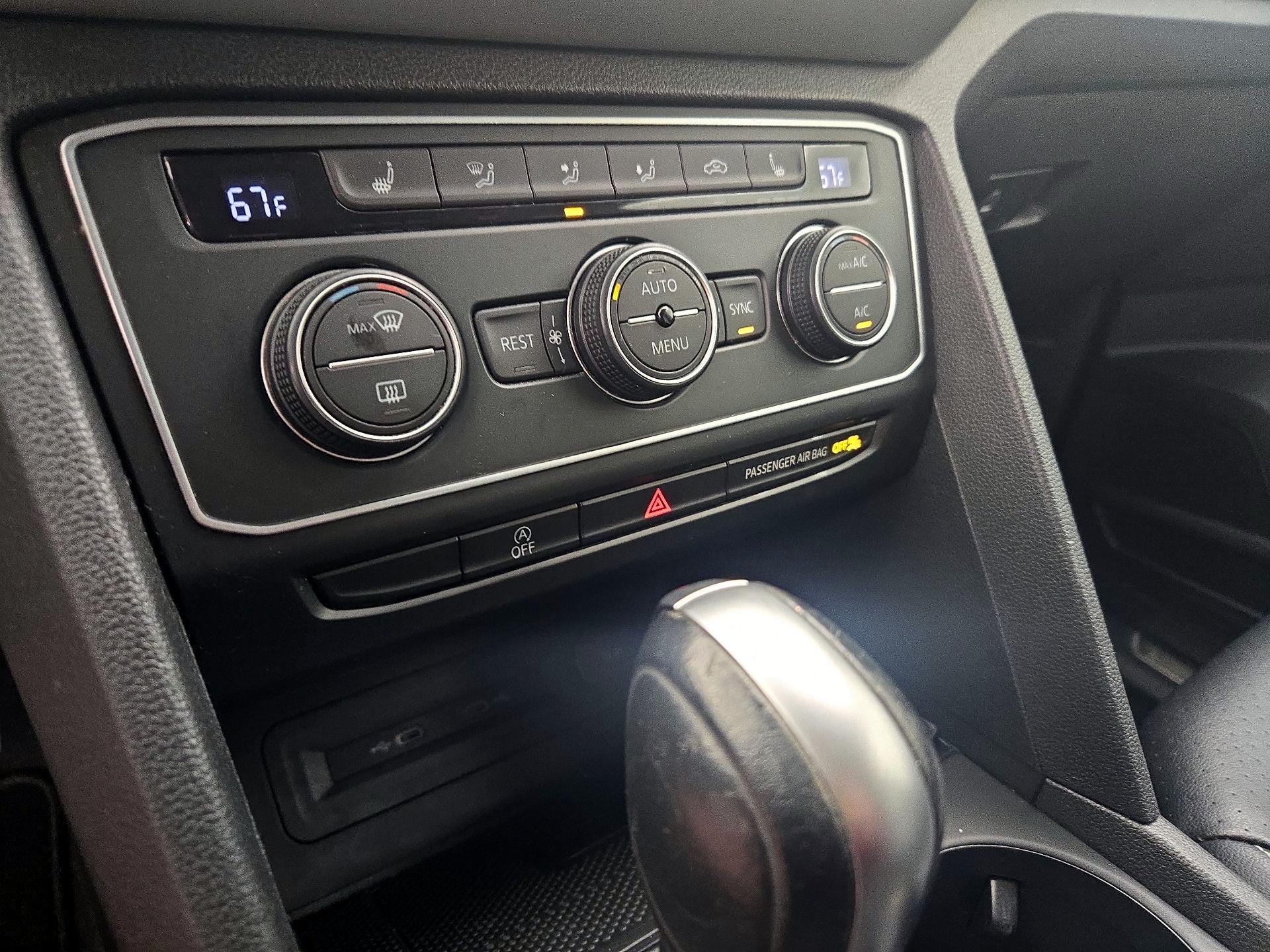 Thumbnail: 2021 Volkswagen Atlas - 16